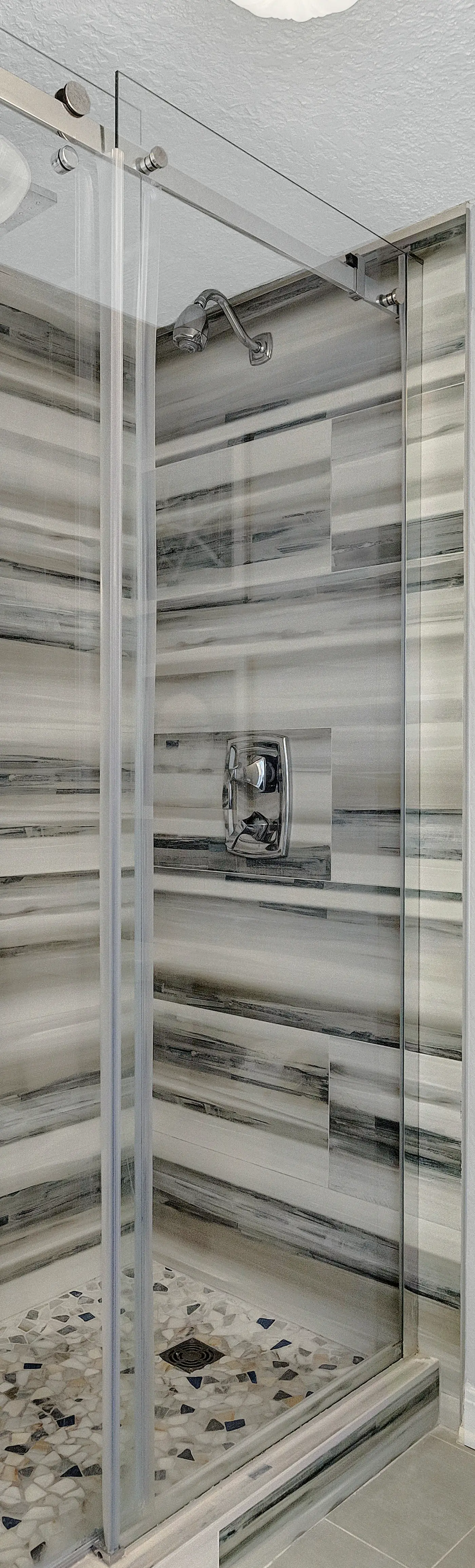 Island Princess 411- Seaside condo with wonderful beach views, balcony, grill, pool, hot tub, & gym