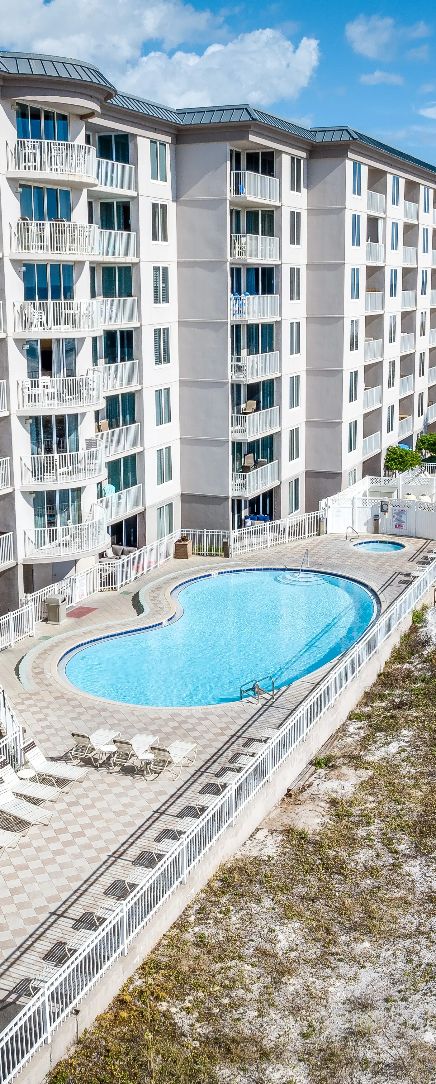 Island Princess 411- Seaside condo with wonderful beach views, balcony, grill, pool, hot tub, & gym