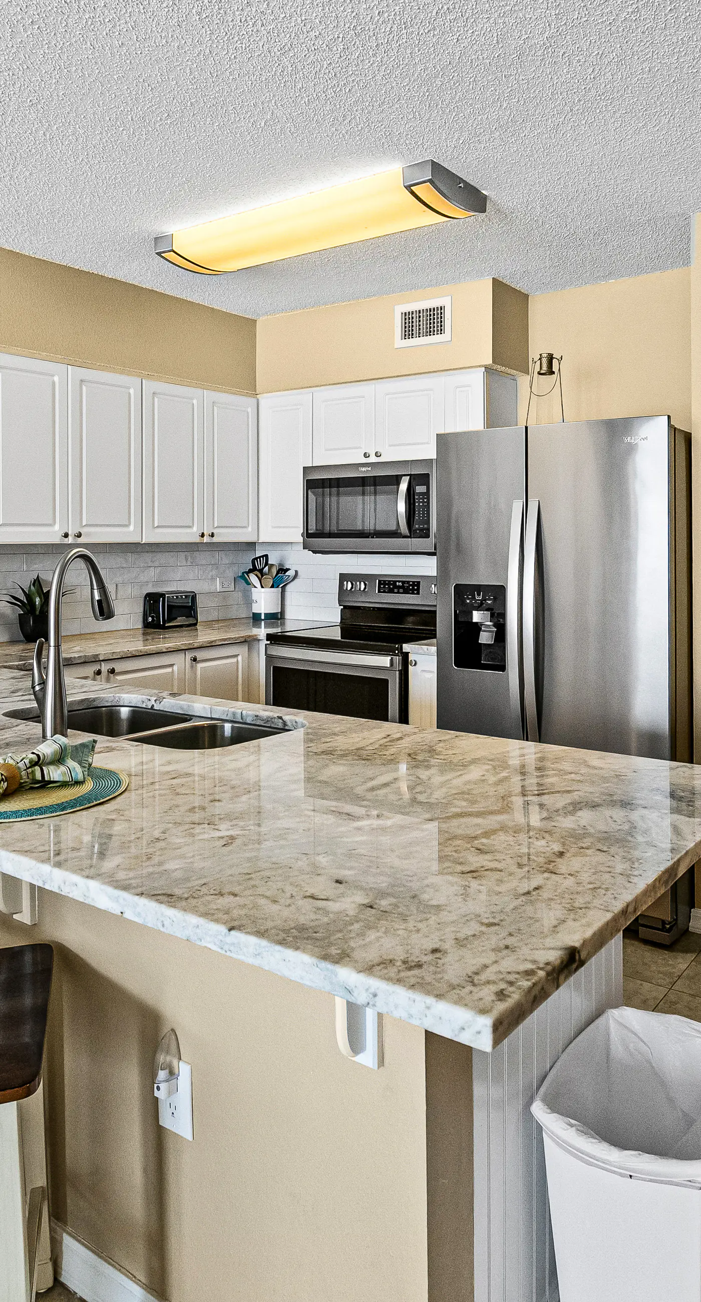 Island Princess 512- Fifth floor oceanfront condo with pool, ocean view, W/D