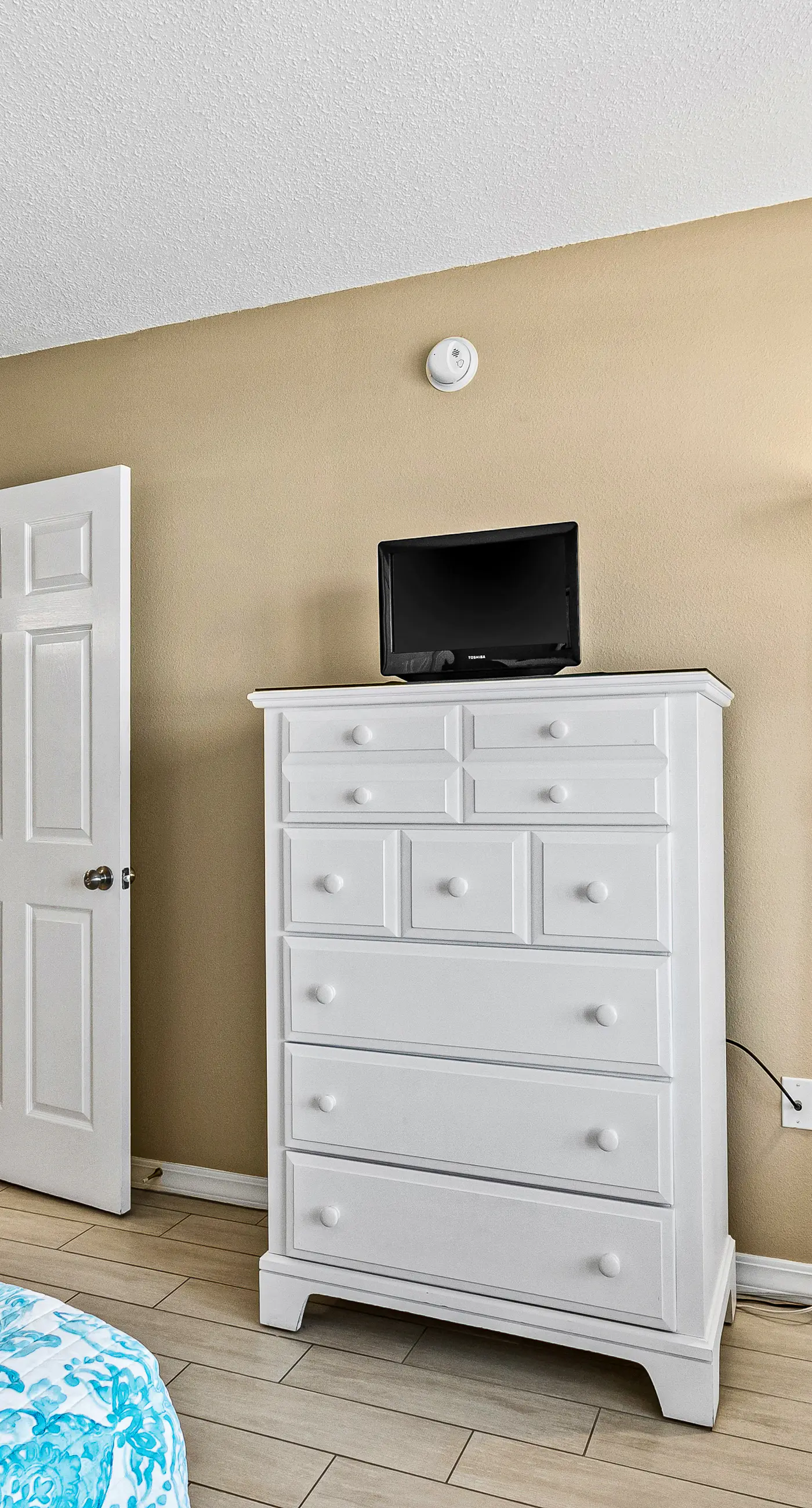 Island Princess 512- Fifth floor oceanfront condo with pool, ocean view, W/D