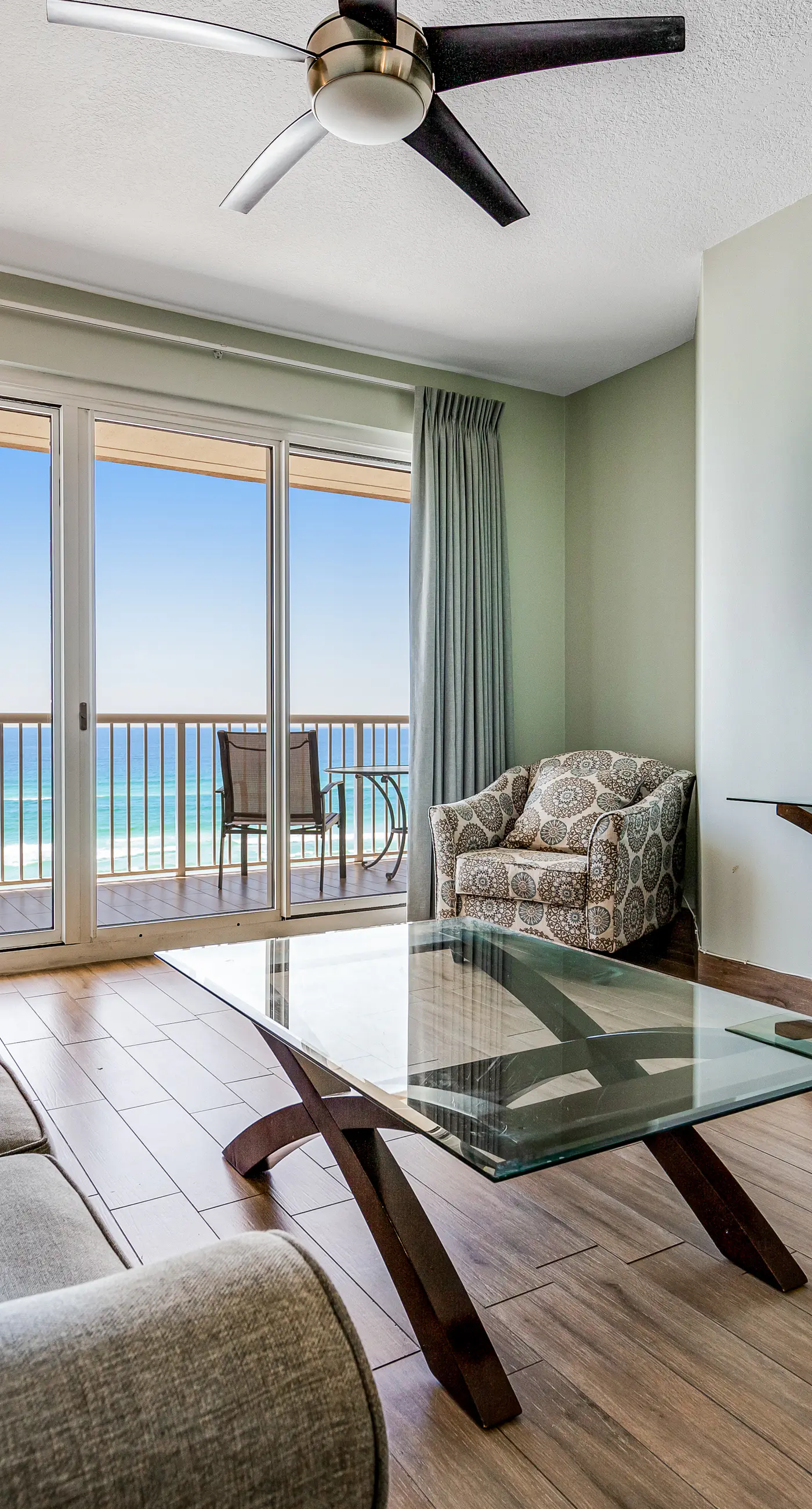 Sixth Floor, Oceanfront Gulf-Front Condo w/ Shared Pool
