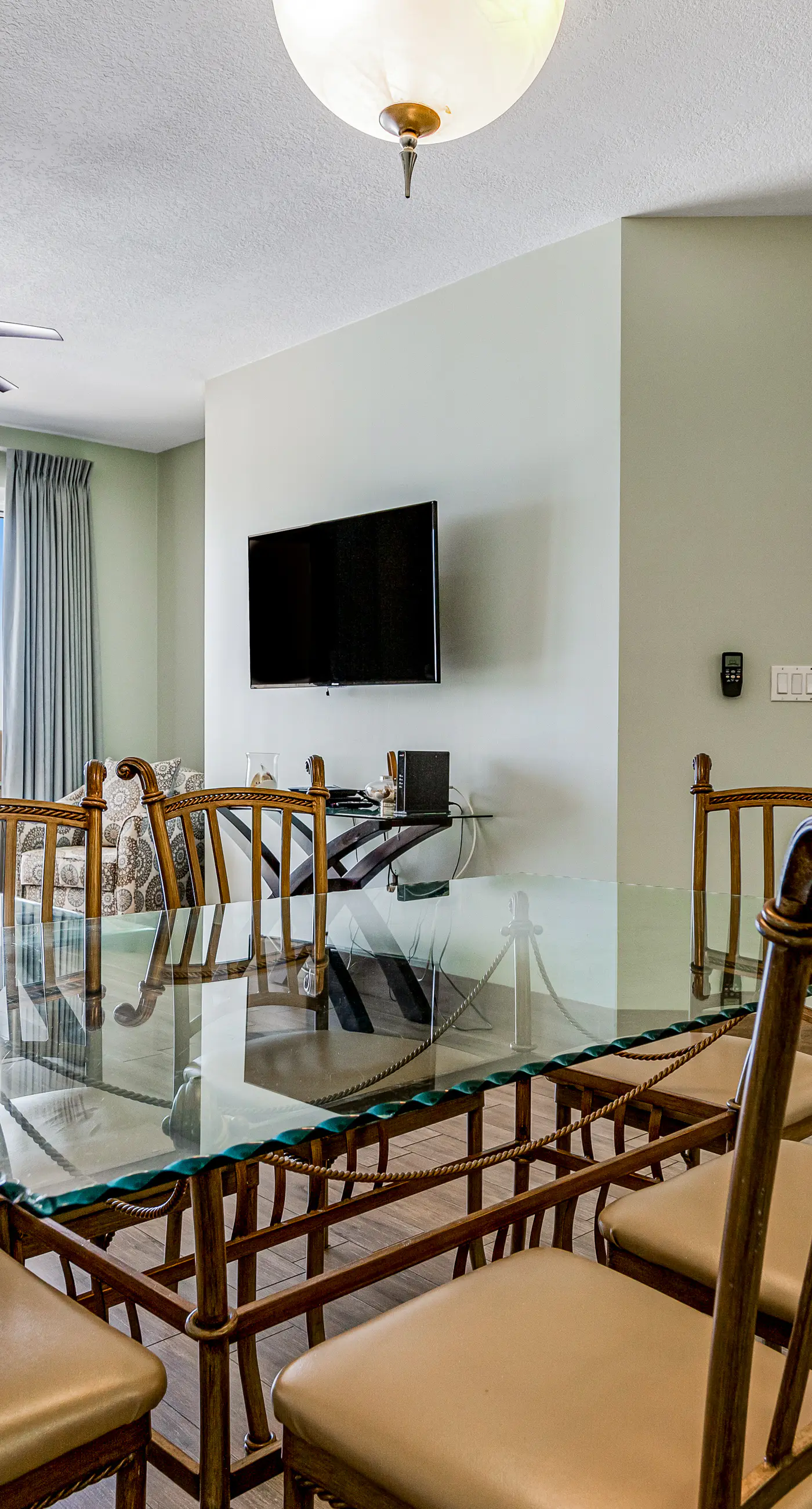 Sixth Floor, Oceanfront Gulf-Front Condo w/ Shared Pool