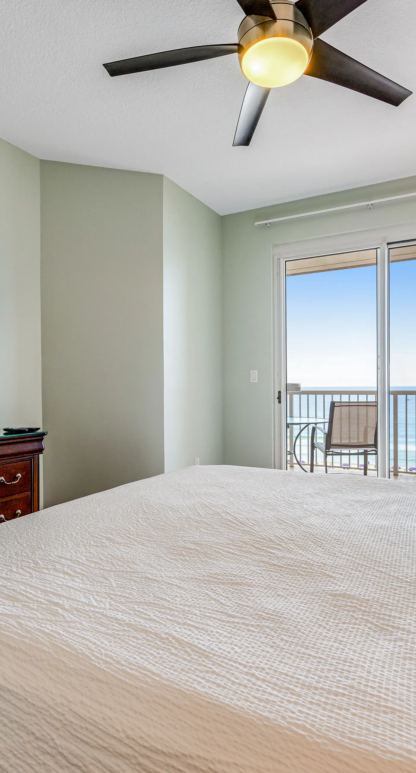 Sixth Floor, Oceanfront Gulf-Front Condo w/ Shared Pool