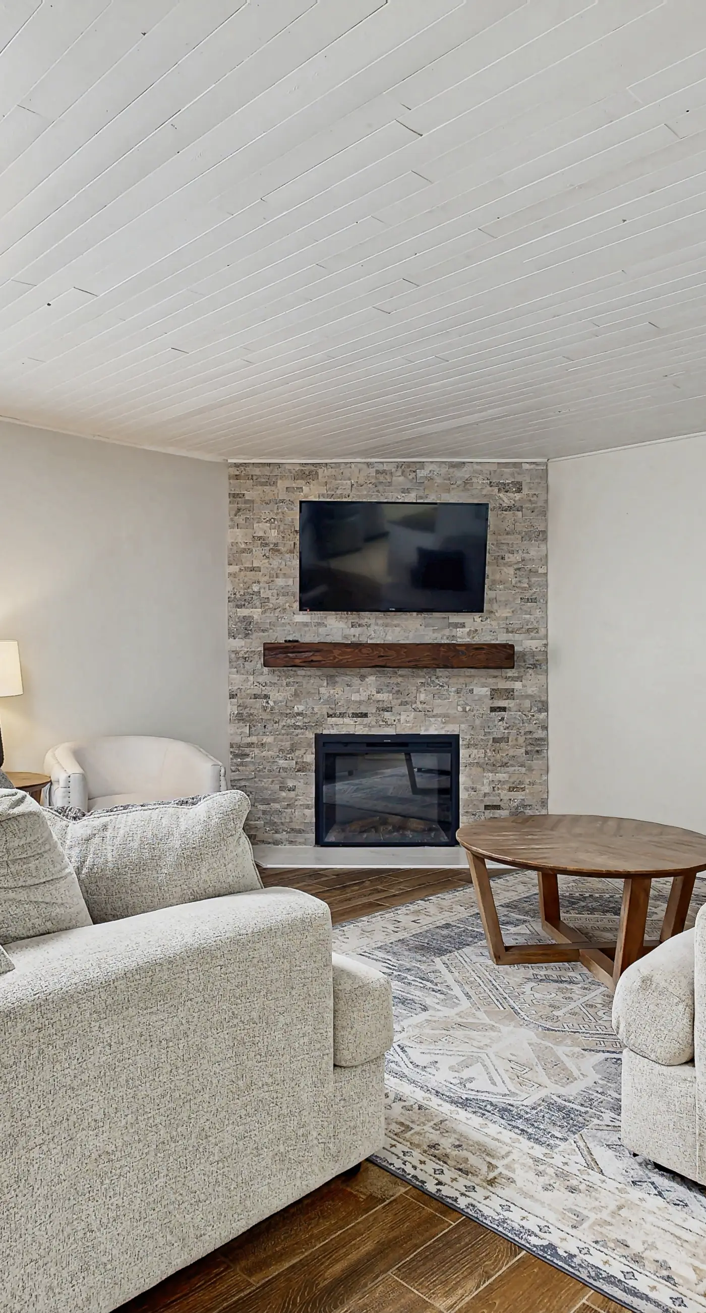 Casa Breeze - Gorgeous coastal townhome with outdoor space & close to beach