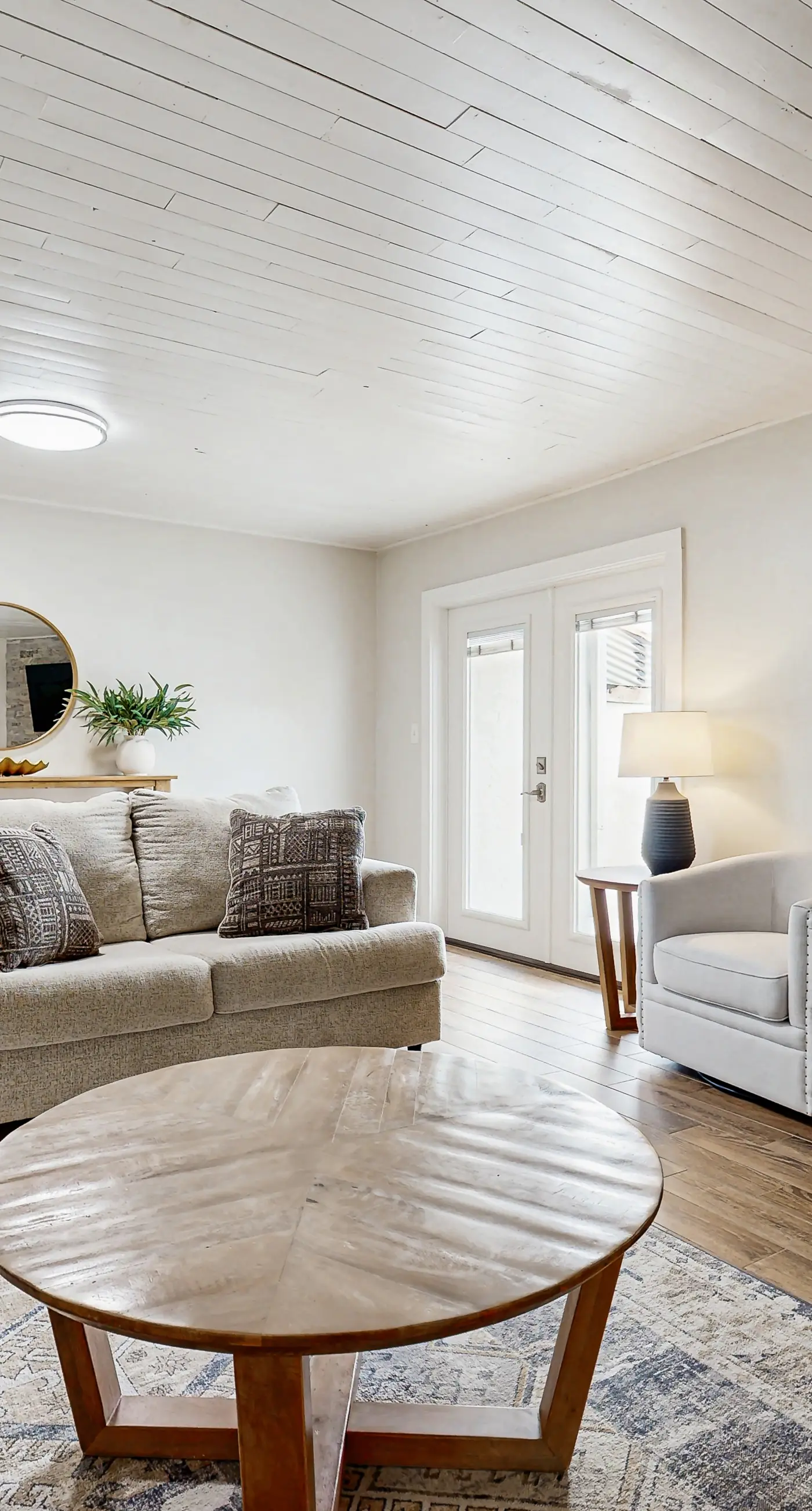 Casa Breeze - Gorgeous coastal townhome with outdoor space & close to beach