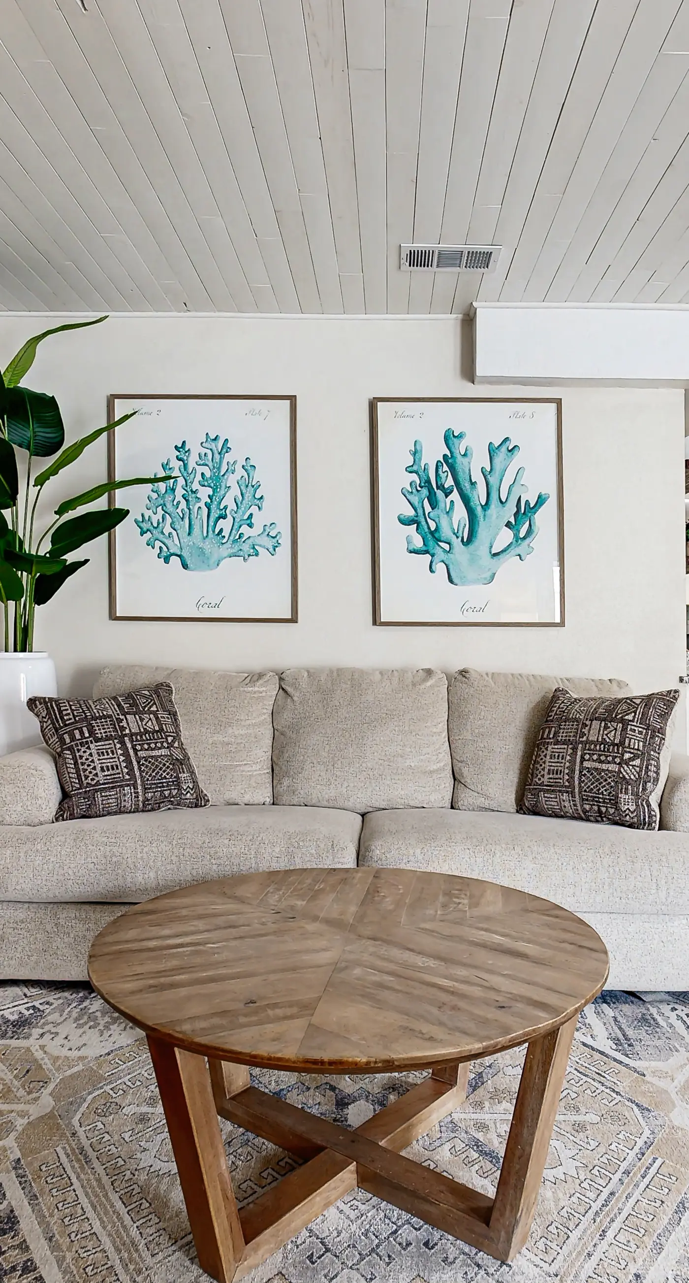 Casa Breeze - Gorgeous coastal townhome with outdoor space & close to beach