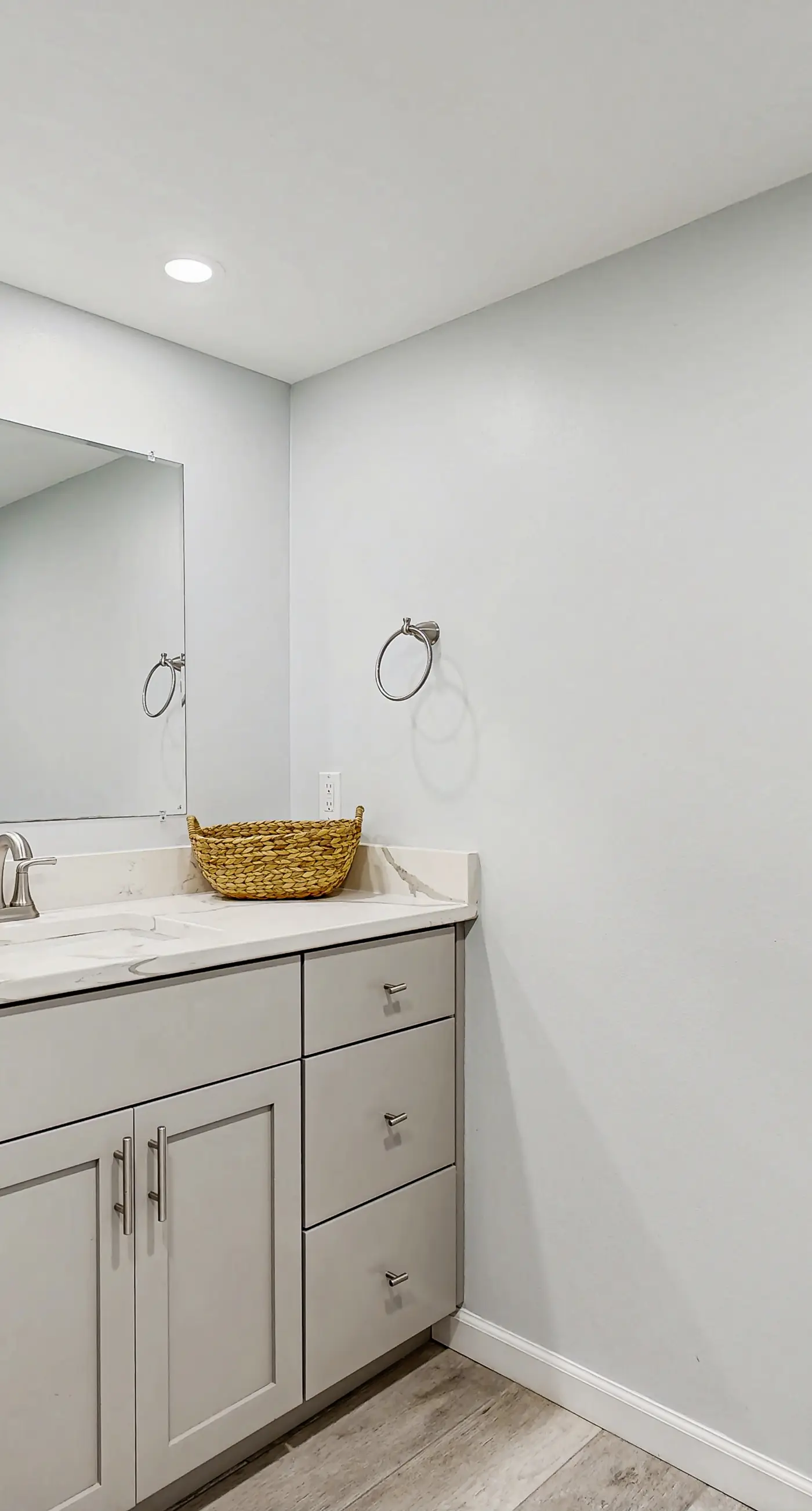 Casa Breeze - Gorgeous coastal townhome with outdoor space & close to beach