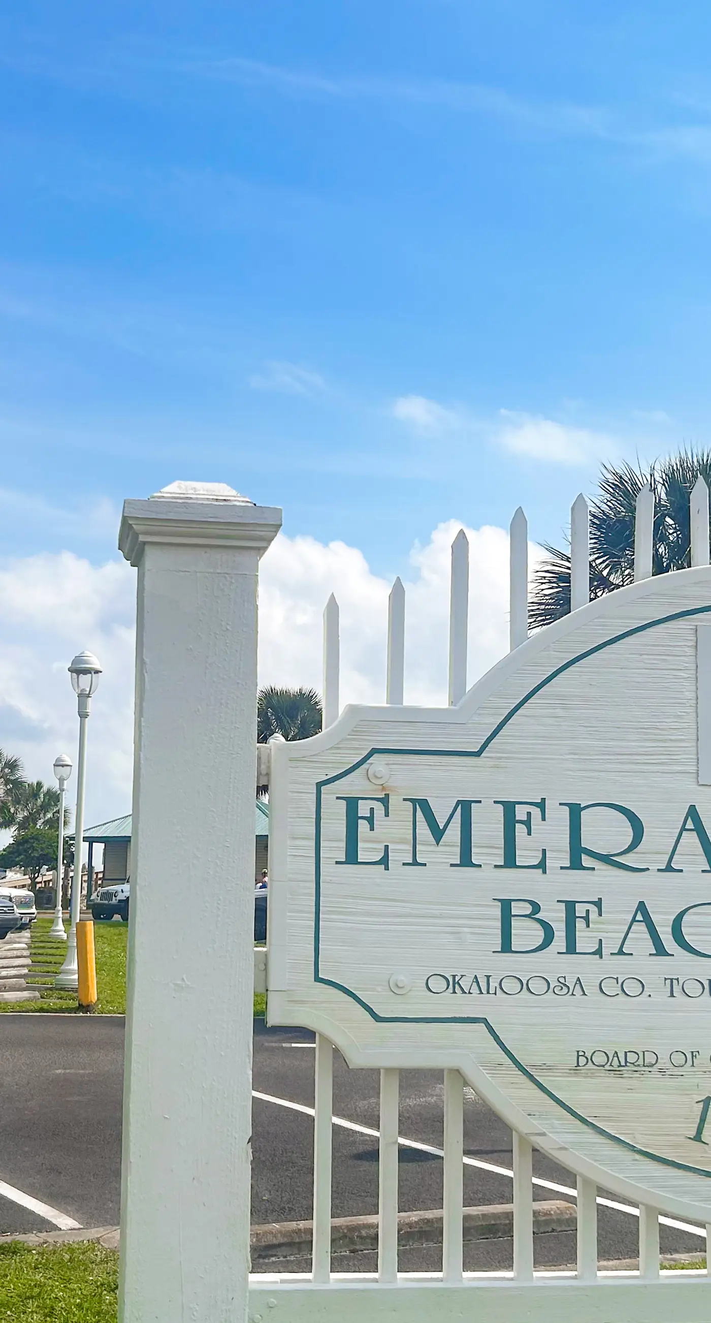 Casa Breeze - Gorgeous coastal townhome with outdoor space & close to beach