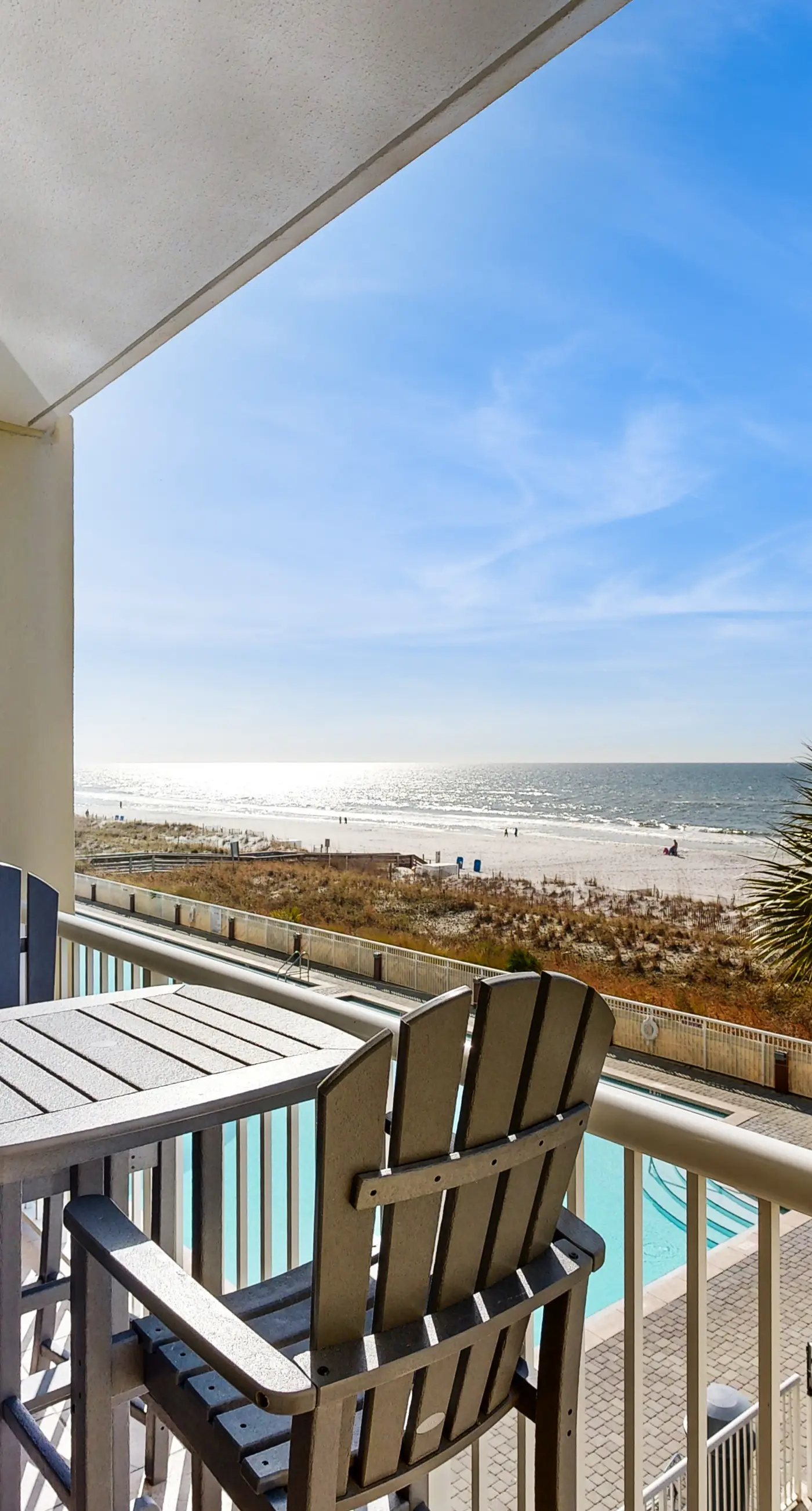 Waters Edge 306- Beachfront condo with beach access, Gulf views, pools & balcony