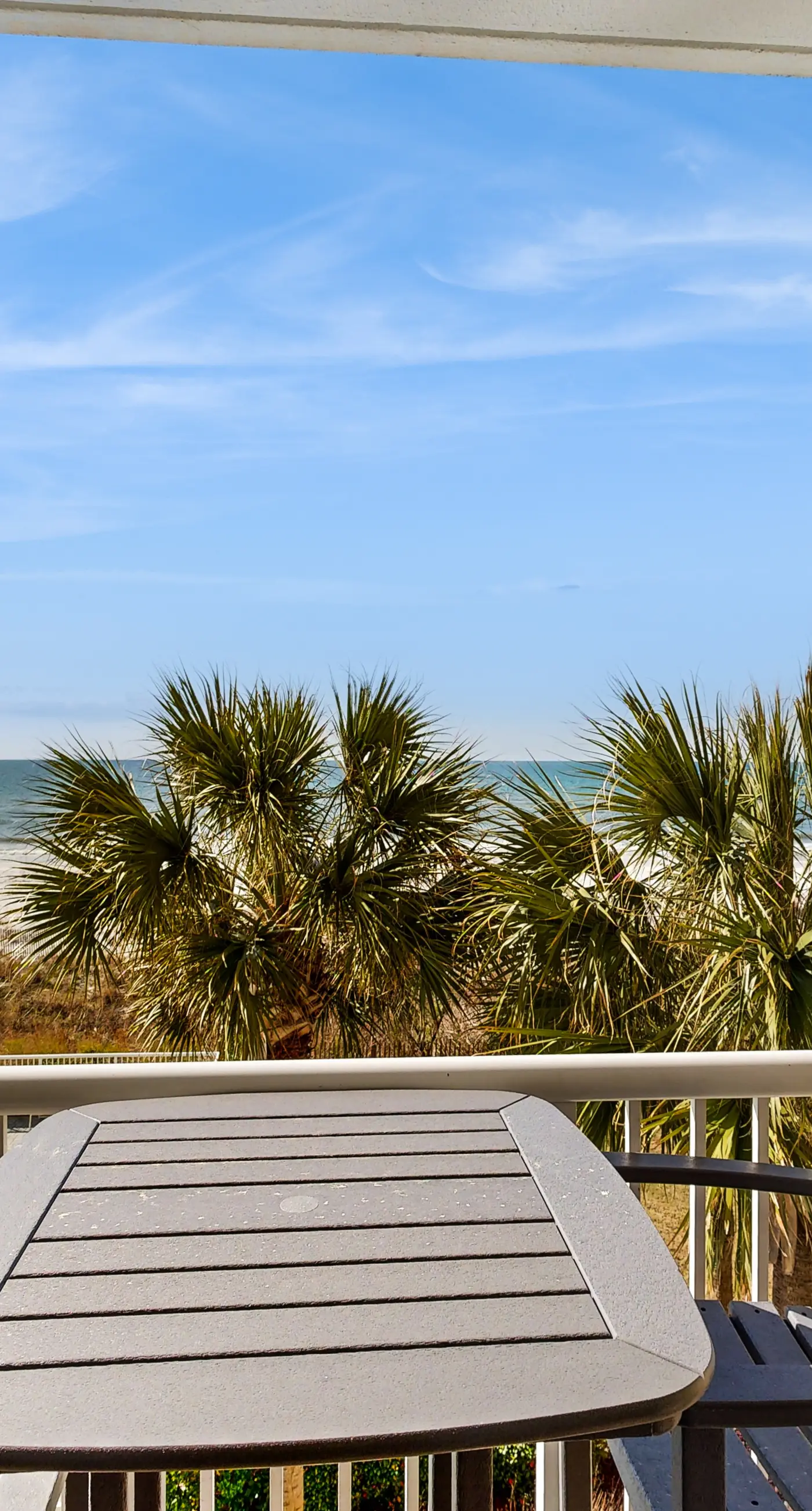 Waters Edge 306- Beachfront condo with beach access, Gulf views, pools & balcony