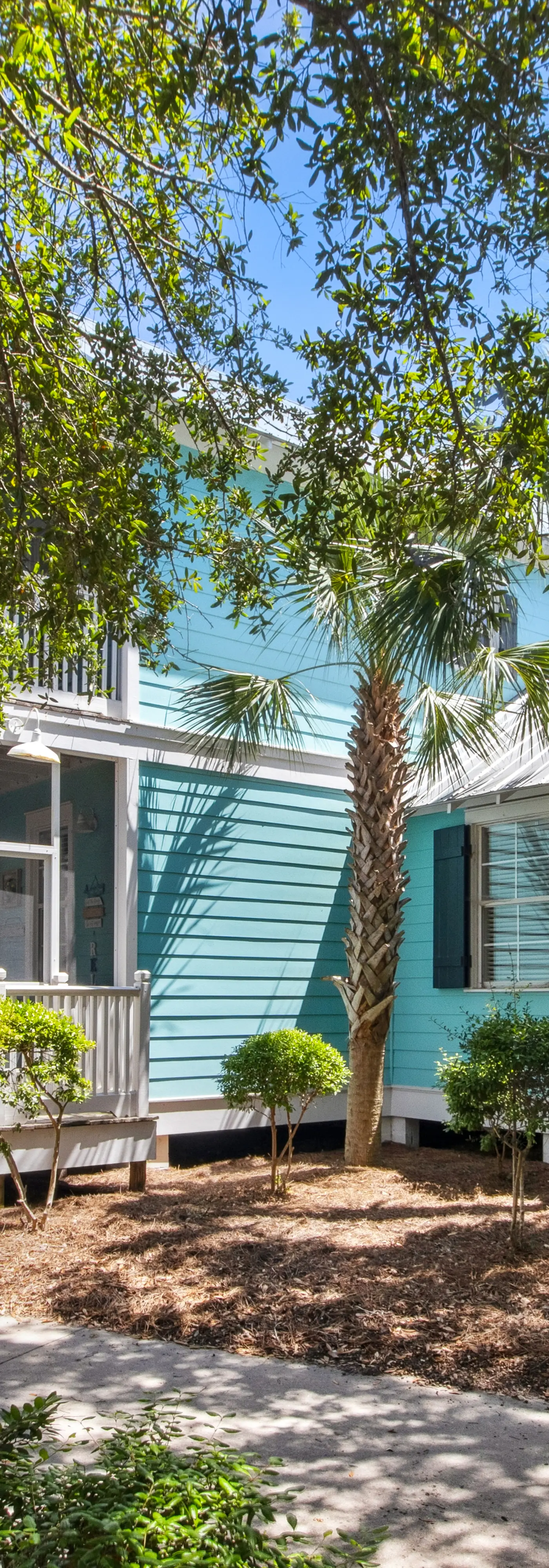 Coastal Home with Screened Porch & Shared Hot Tub - Snowbirds Welcome