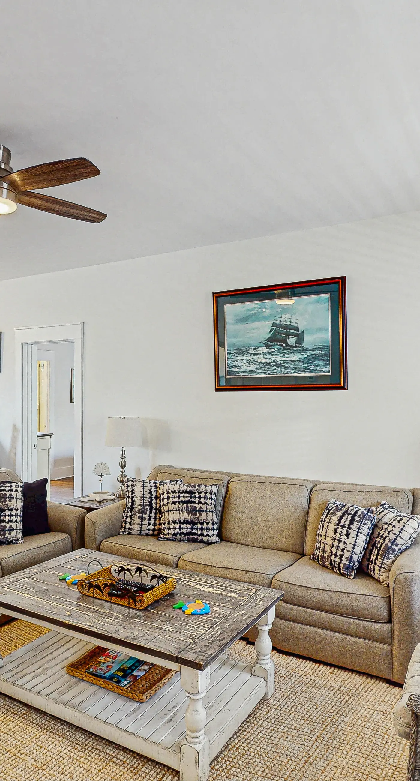 Coastal Home with Screened Porch & Shared Hot Tub - Snowbirds Welcome