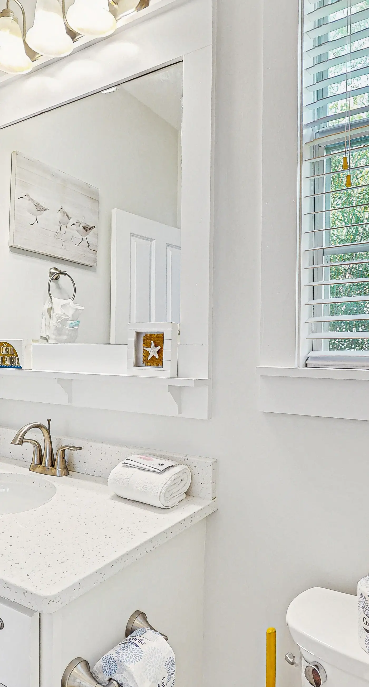 Coastal Home with Screened Porch & Shared Hot Tub - Snowbirds Welcome