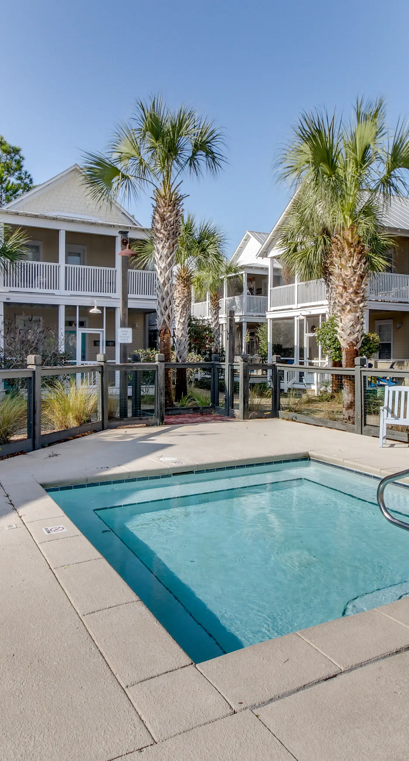Coastal Home with Screened Porch & Shared Hot Tub - Snowbirds Welcome