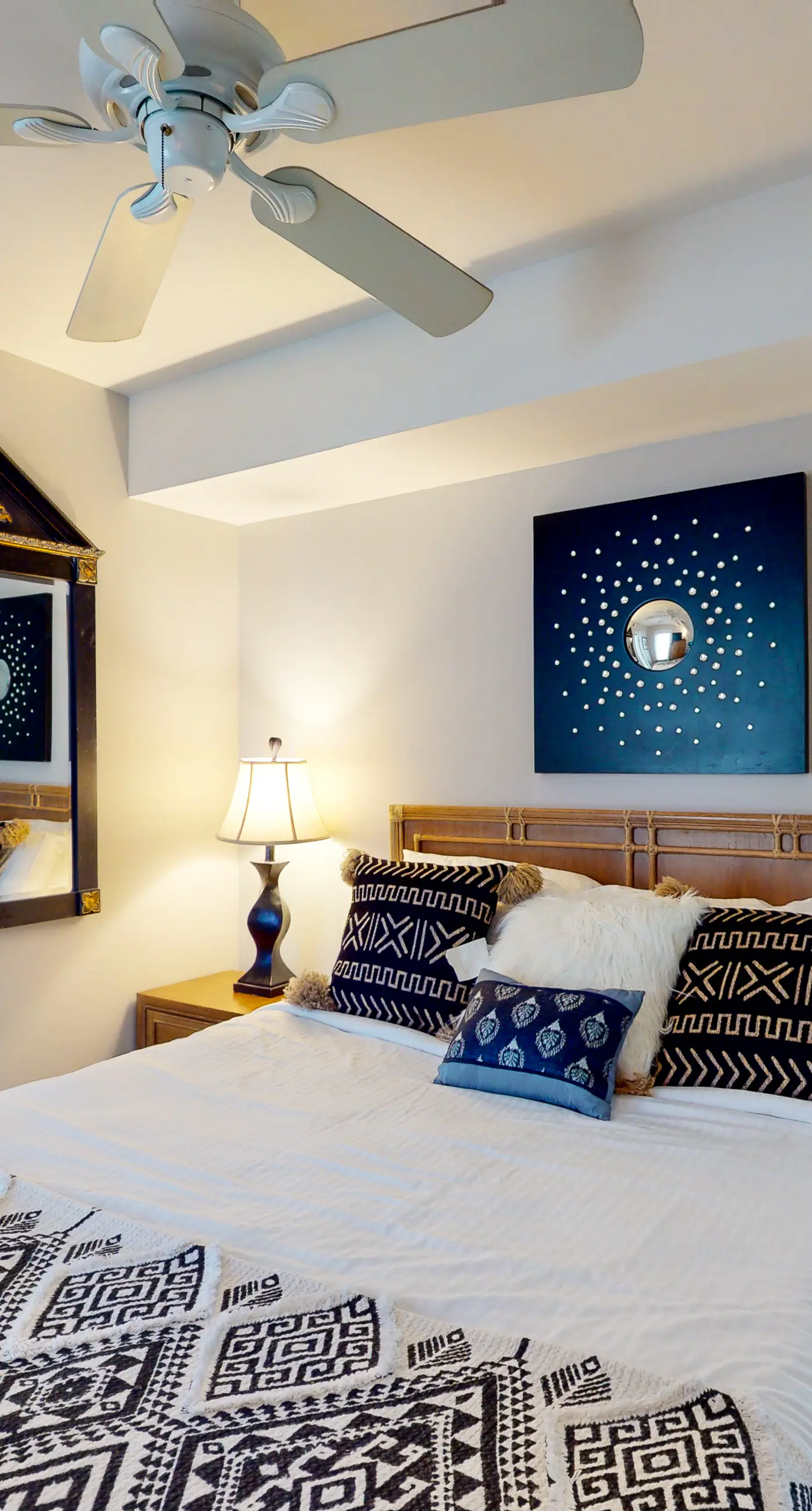 Beachfront home with expansive deck, screened porch, washer&dryer & central AC