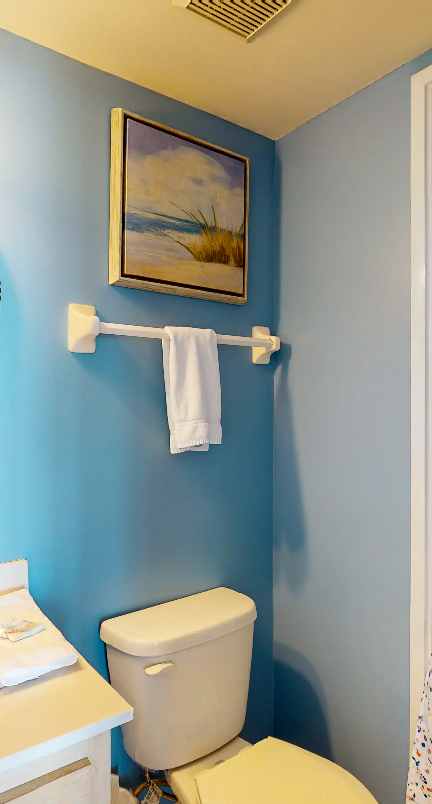 Beachfront home with expansive deck, screened porch, washer&dryer & central AC