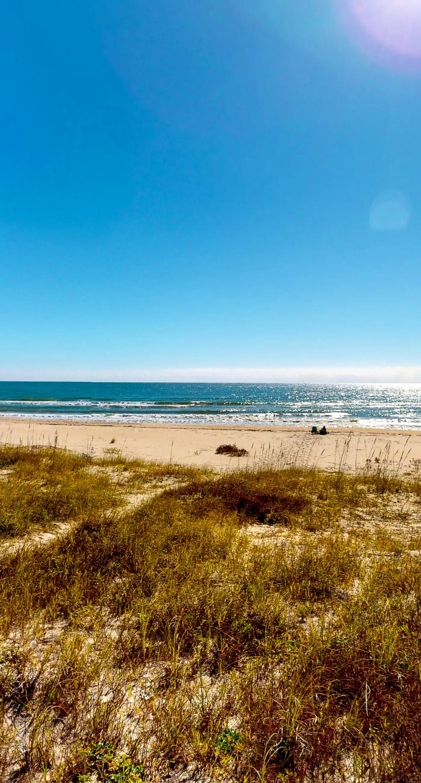 Beachfront home with expansive deck, screened porch, washer&dryer & central AC