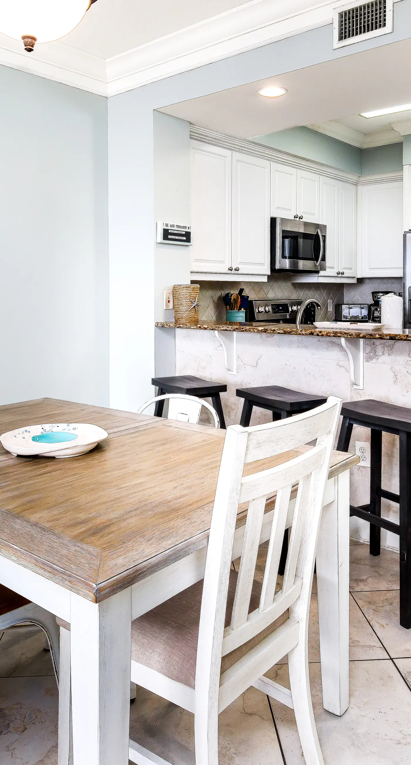 321 Gulf View Condo with Shared Hot Tub,Outdoor Pool, Splash Pad, Beach Service