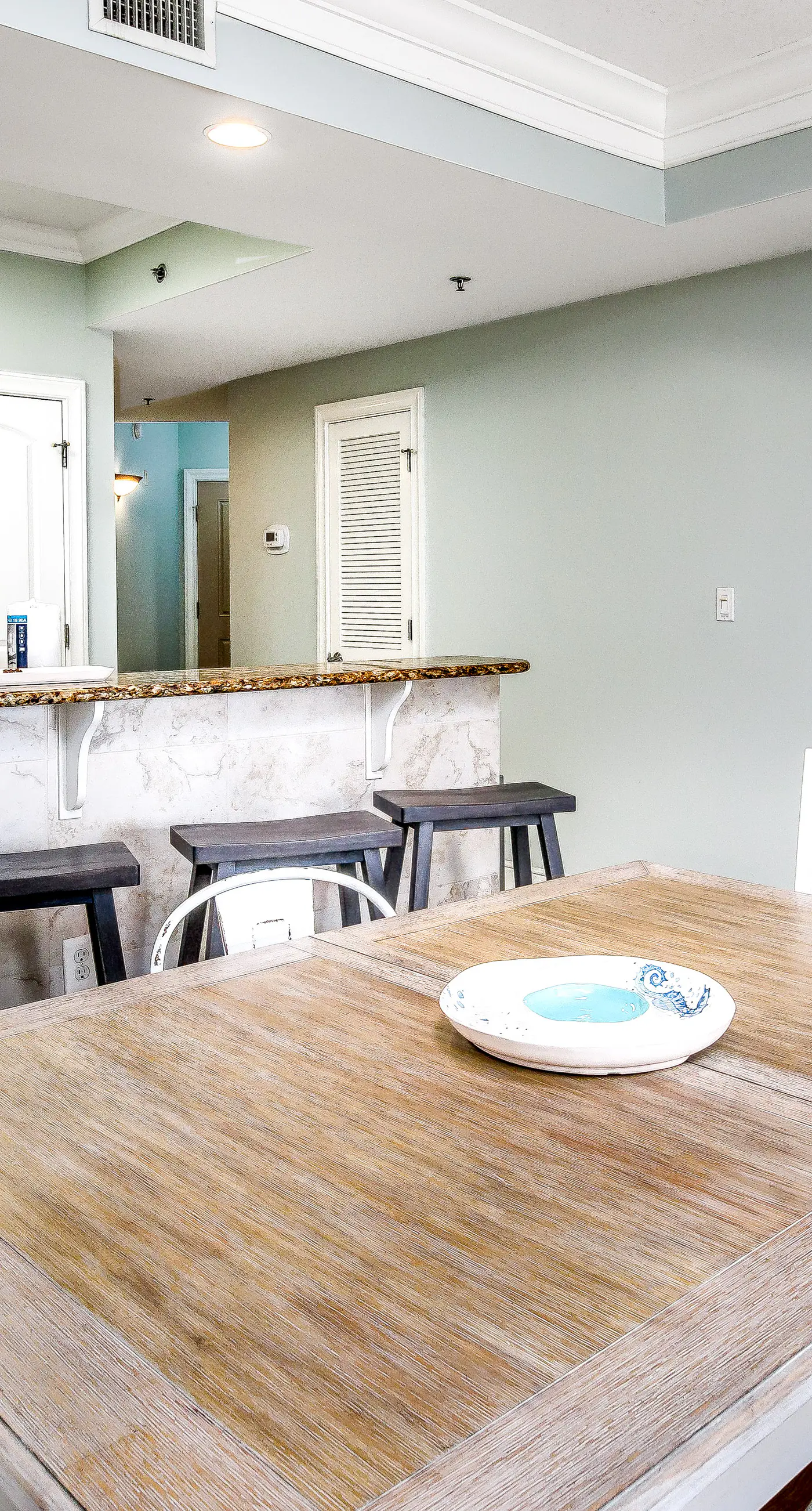 321 Gulf View Condo with Shared Hot Tub,Outdoor Pool, Splash Pad, Beach Service