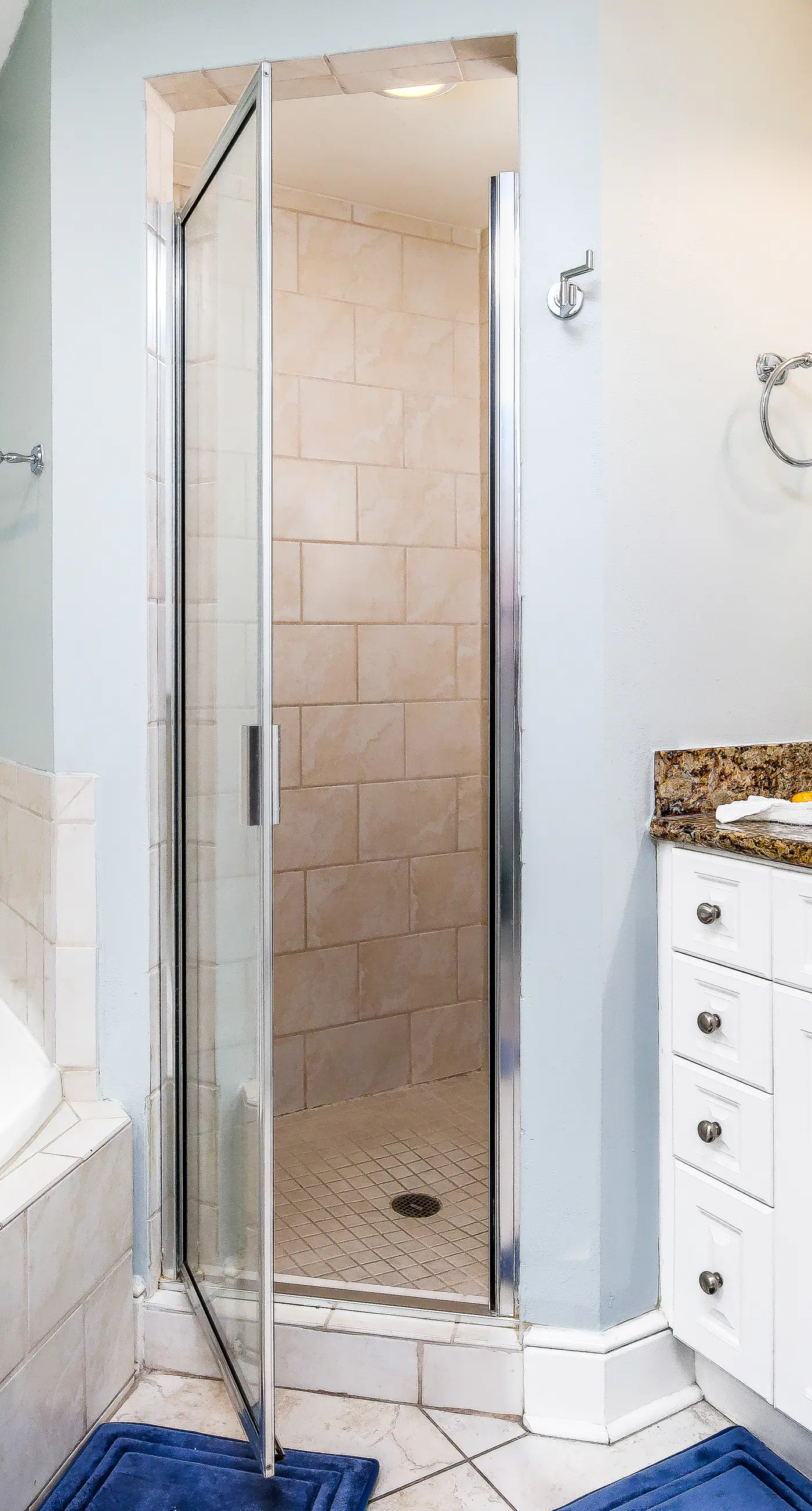 321 Gulf View Condo with Shared Hot Tub,Outdoor Pool, Splash Pad, Beach Service