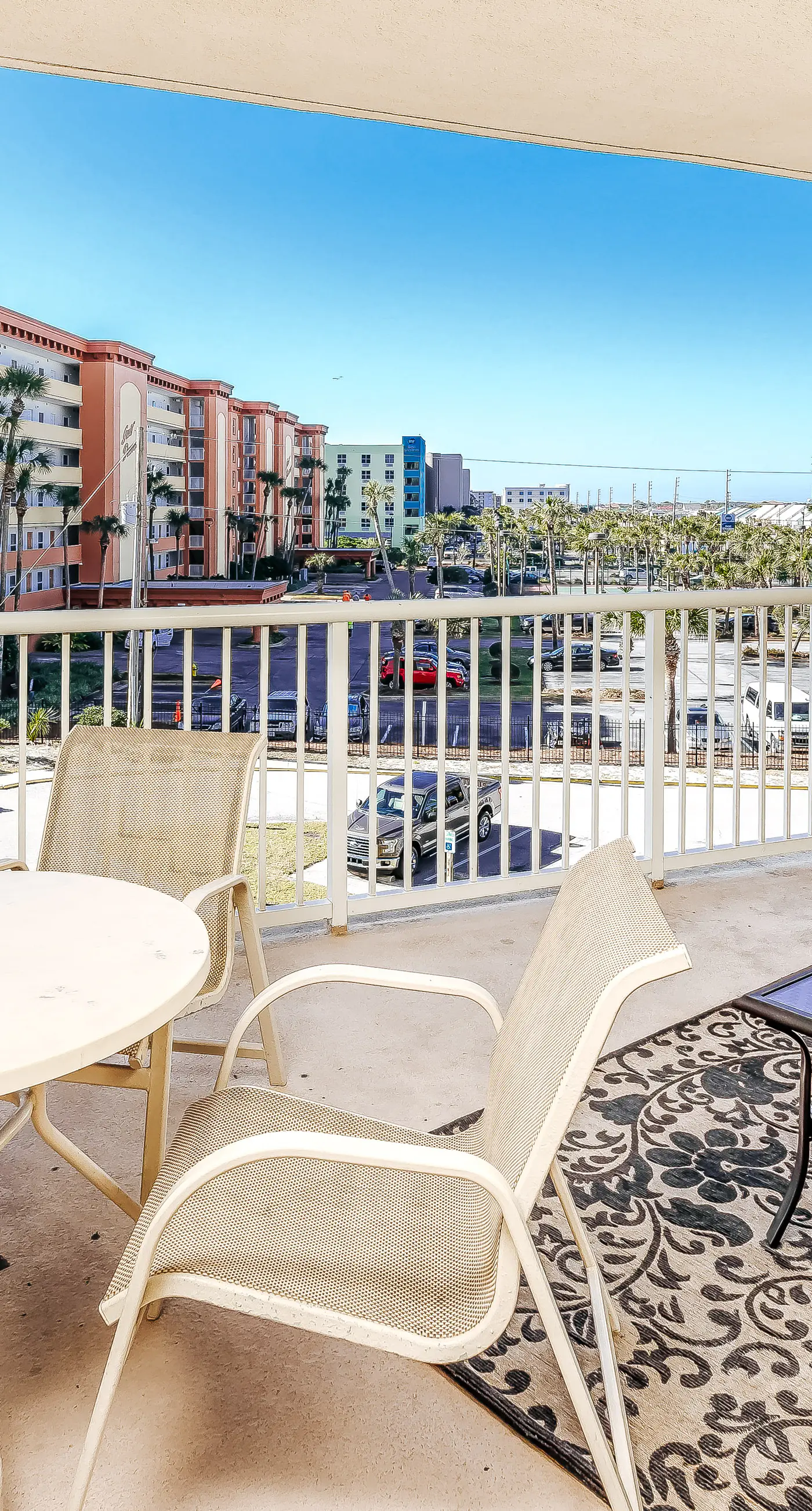 321 Gulf View Condo with Shared Hot Tub,Outdoor Pool, Splash Pad, Beach Service