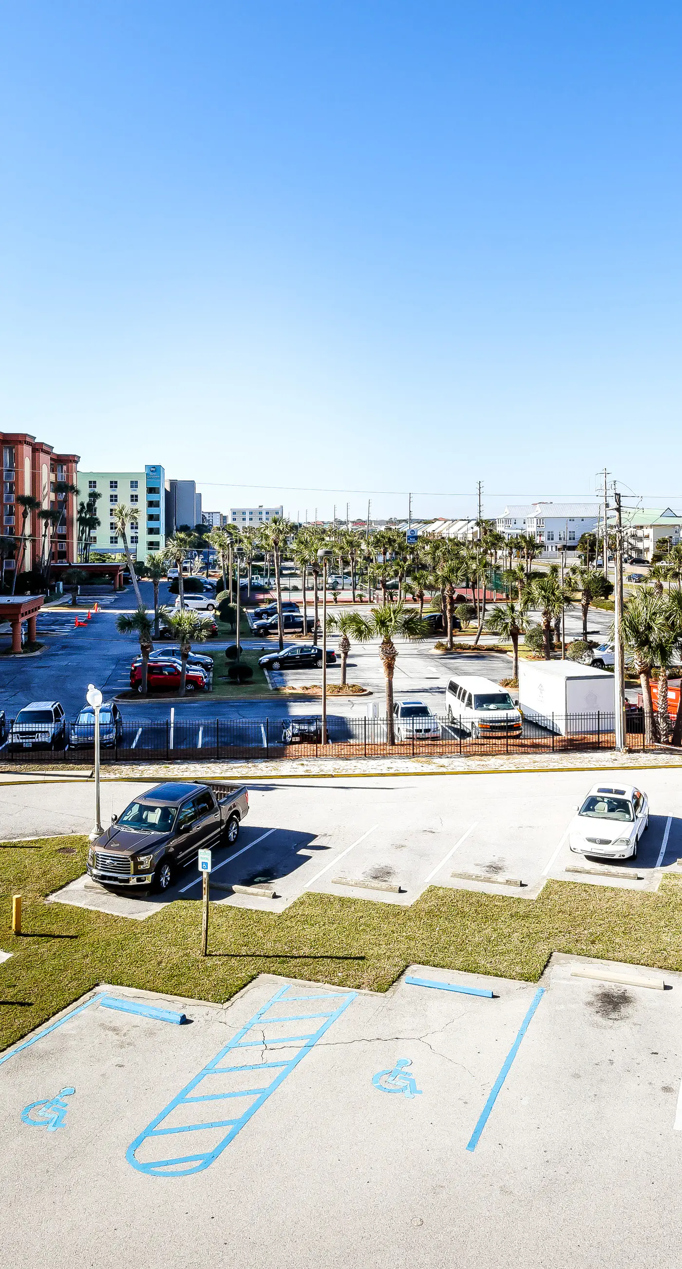321 Gulf View Condo with Shared Hot Tub,Outdoor Pool, Splash Pad, Beach Service