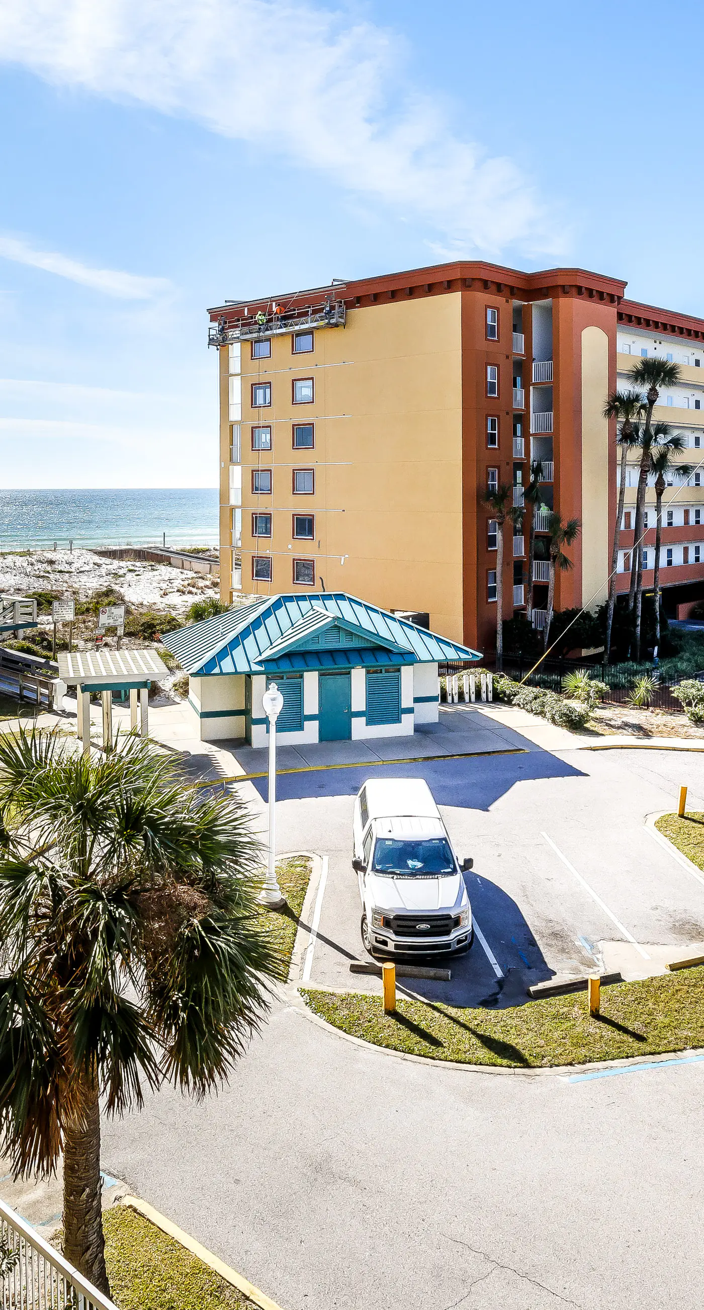 321 Gulf View Condo with Shared Hot Tub,Outdoor Pool, Splash Pad, Beach Service