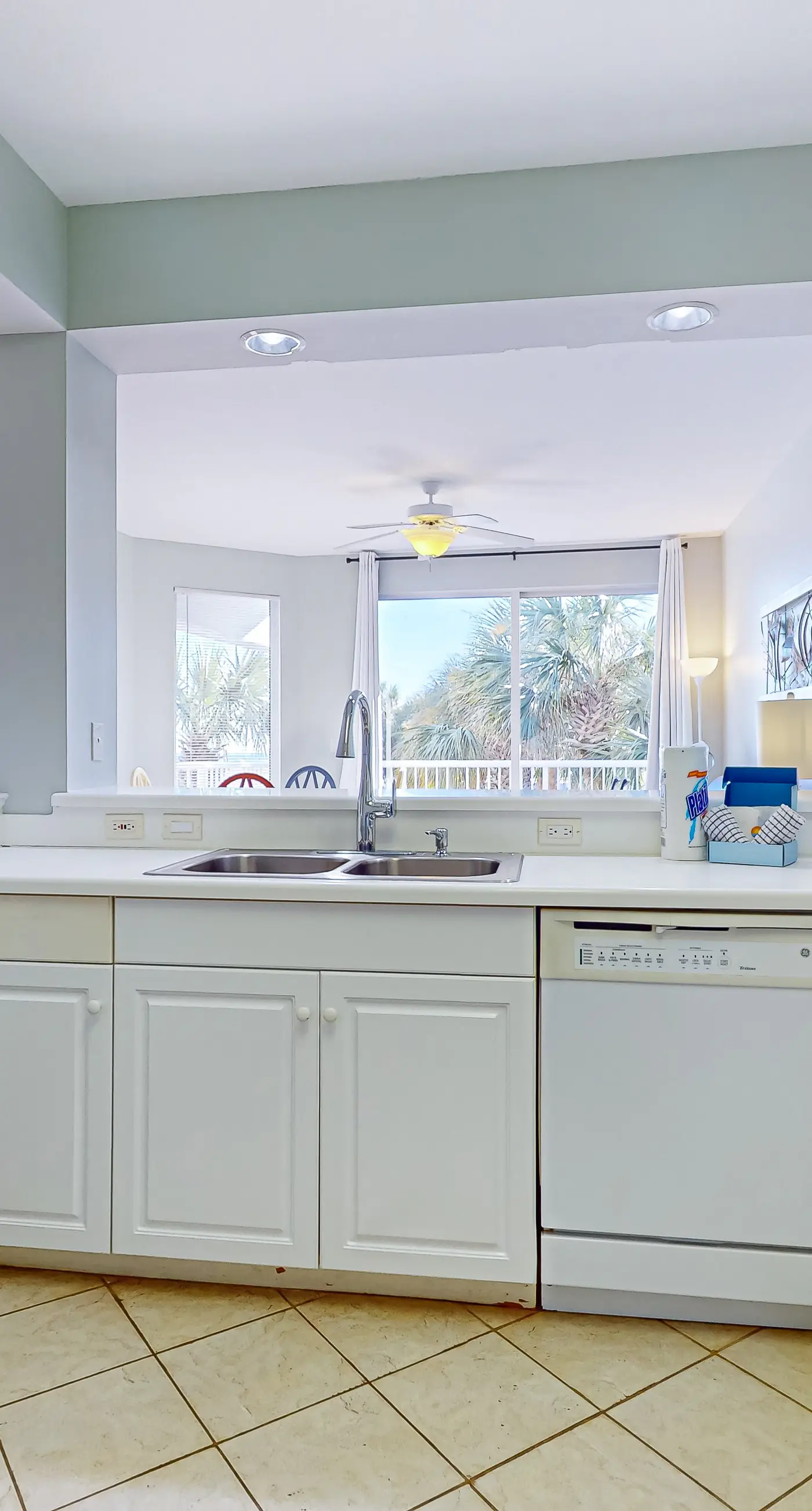 Destin West Gulfside 216 - Lovely waterfront condo with pool, hot tub, fitness area, & washer&dryer