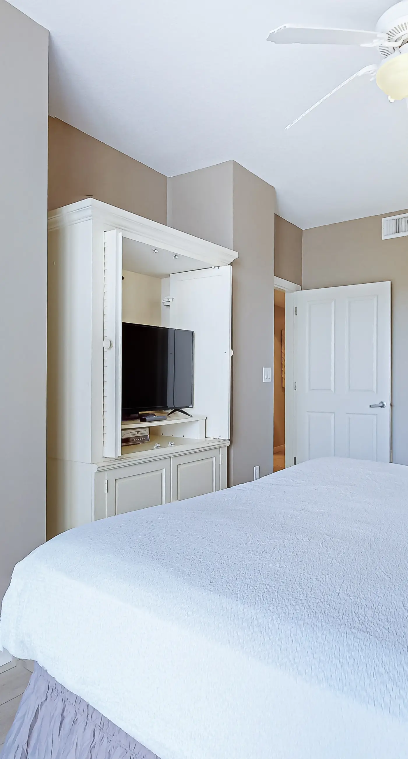 Destin West Gulfside 216 - Lovely waterfront condo with pool, hot tub, fitness area, & washer&dryer