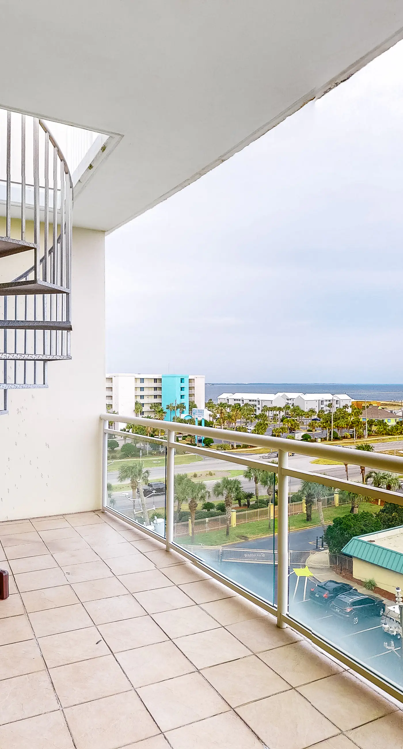 Destin West Gulfside PH03 - Condo with partial Gulf view, fitness center, pools, & beach access - near shops