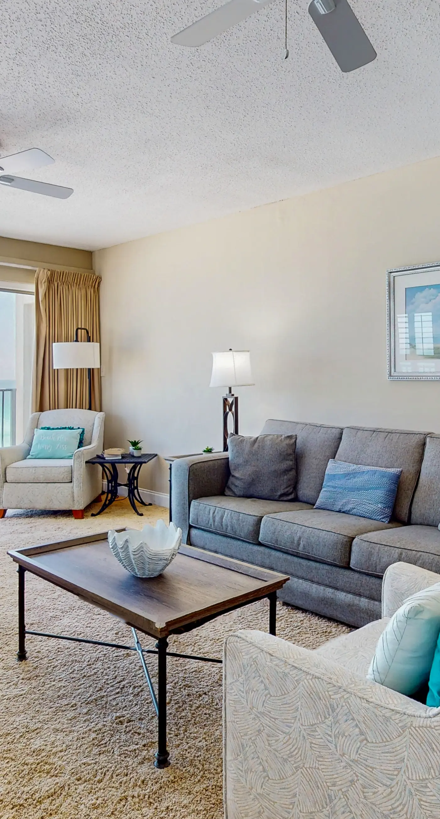 Emerald Towers West 5000 - Spacious beachfront condo with full kitchen, shared pool and beach access