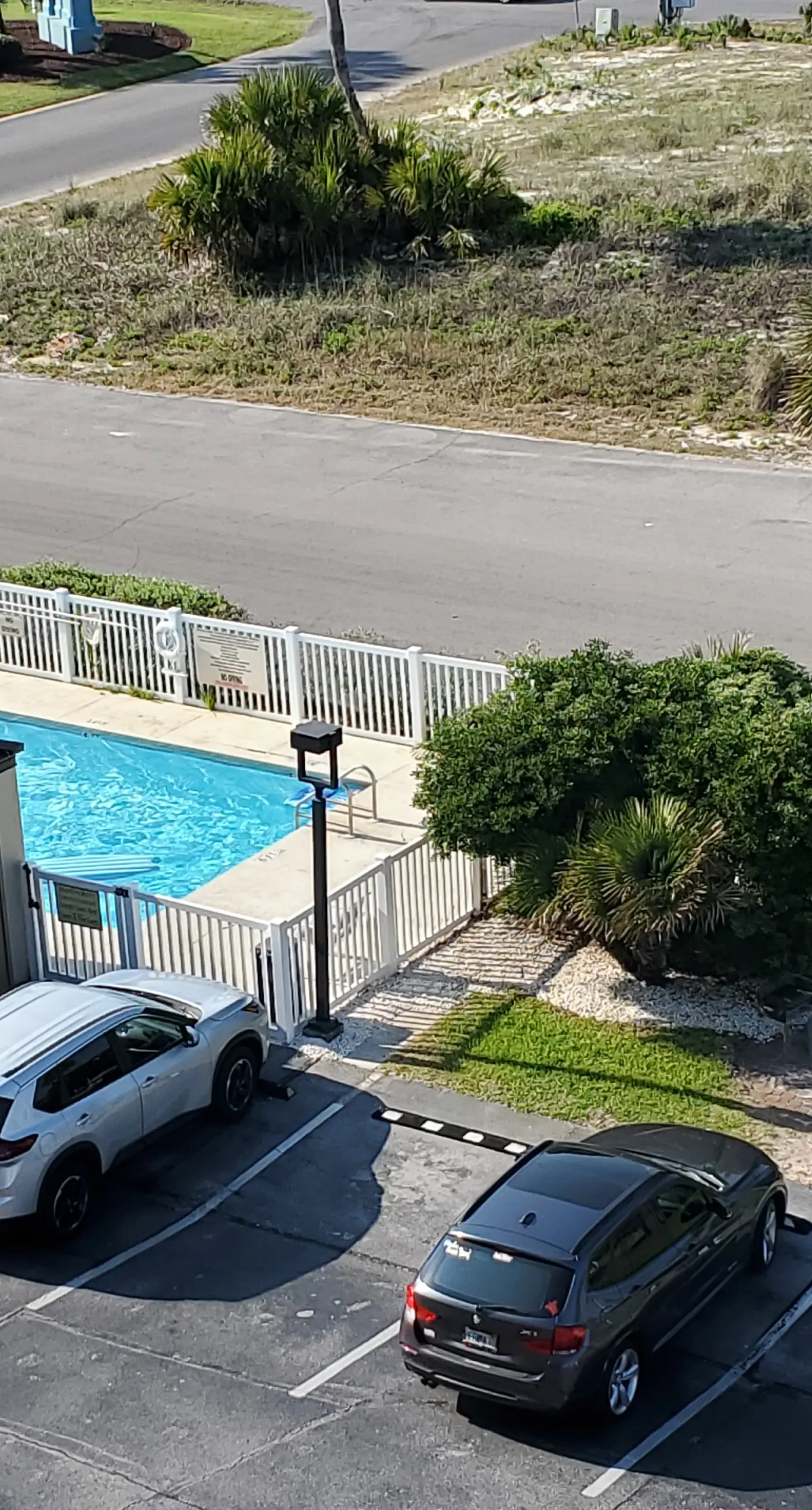 Emerald Towers West 5000 - Spacious beachfront condo with full kitchen, shared pool and beach access