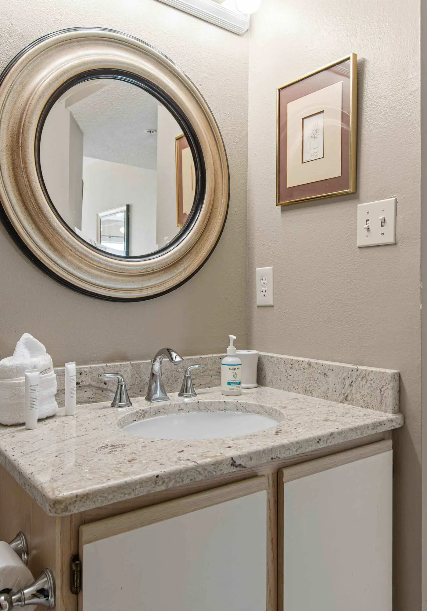 Spacious beachfront condo with full kitchen, shared pool and beach access