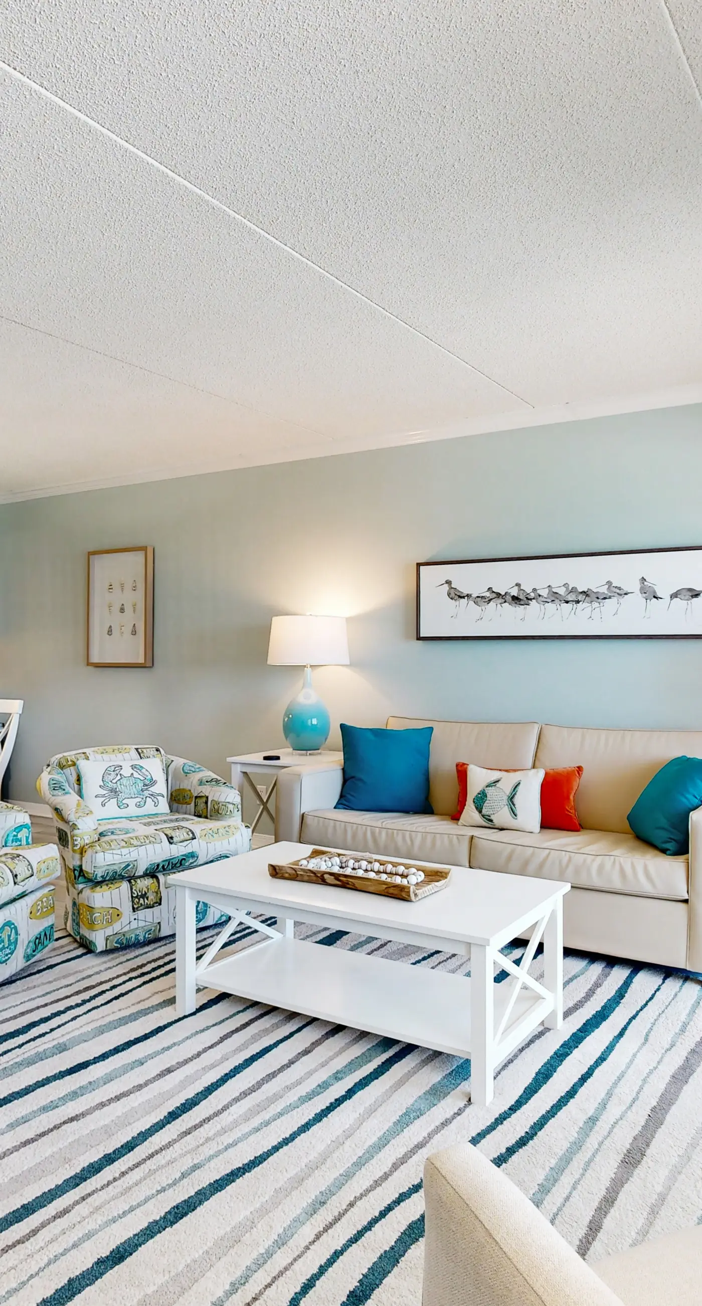 Sunlit Gulf-front condo with gorgeous water views, pool, balcony, & tennis court