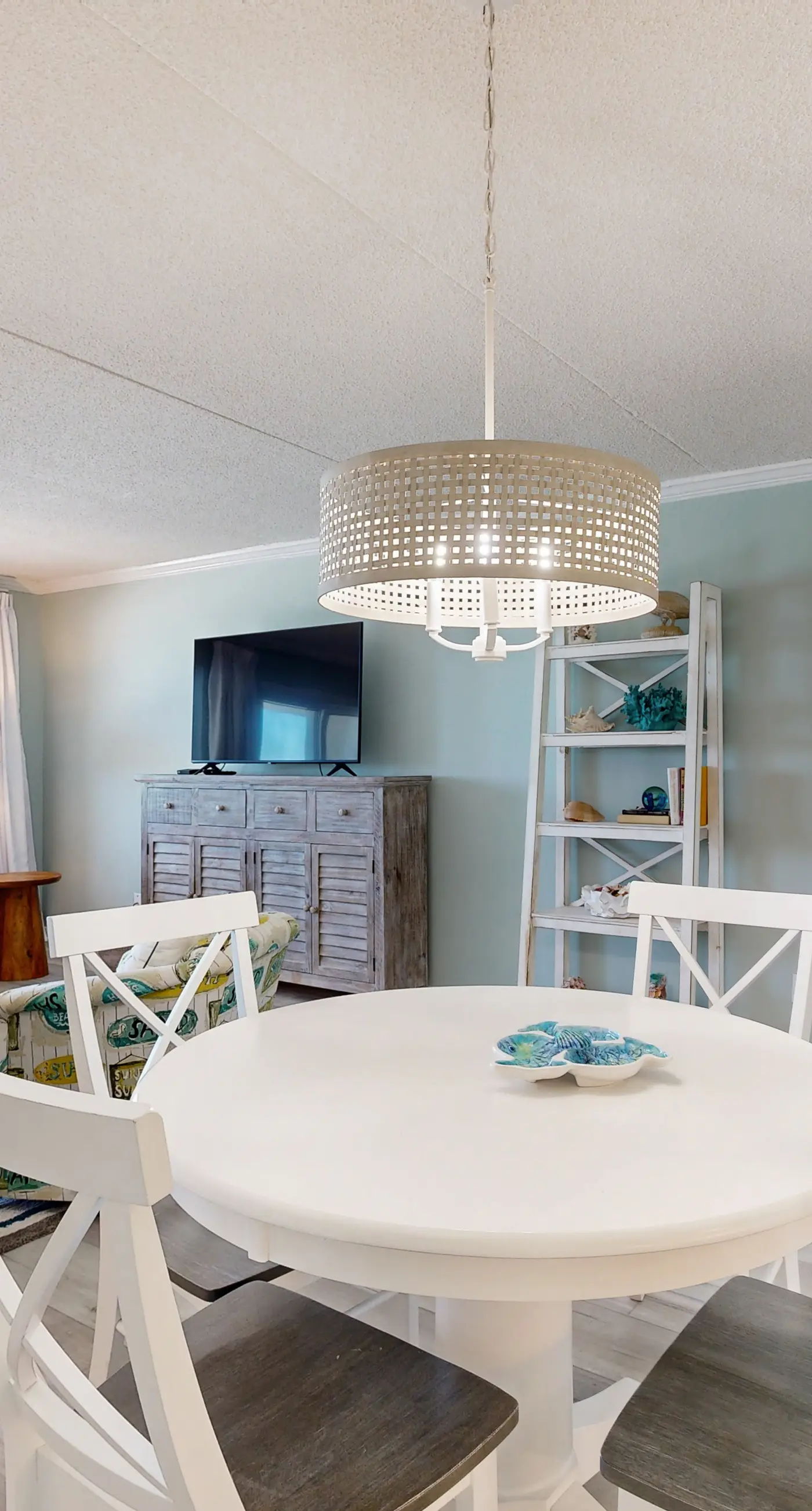 Sunlit Gulf-front condo with gorgeous water views, pool, balcony, & tennis court