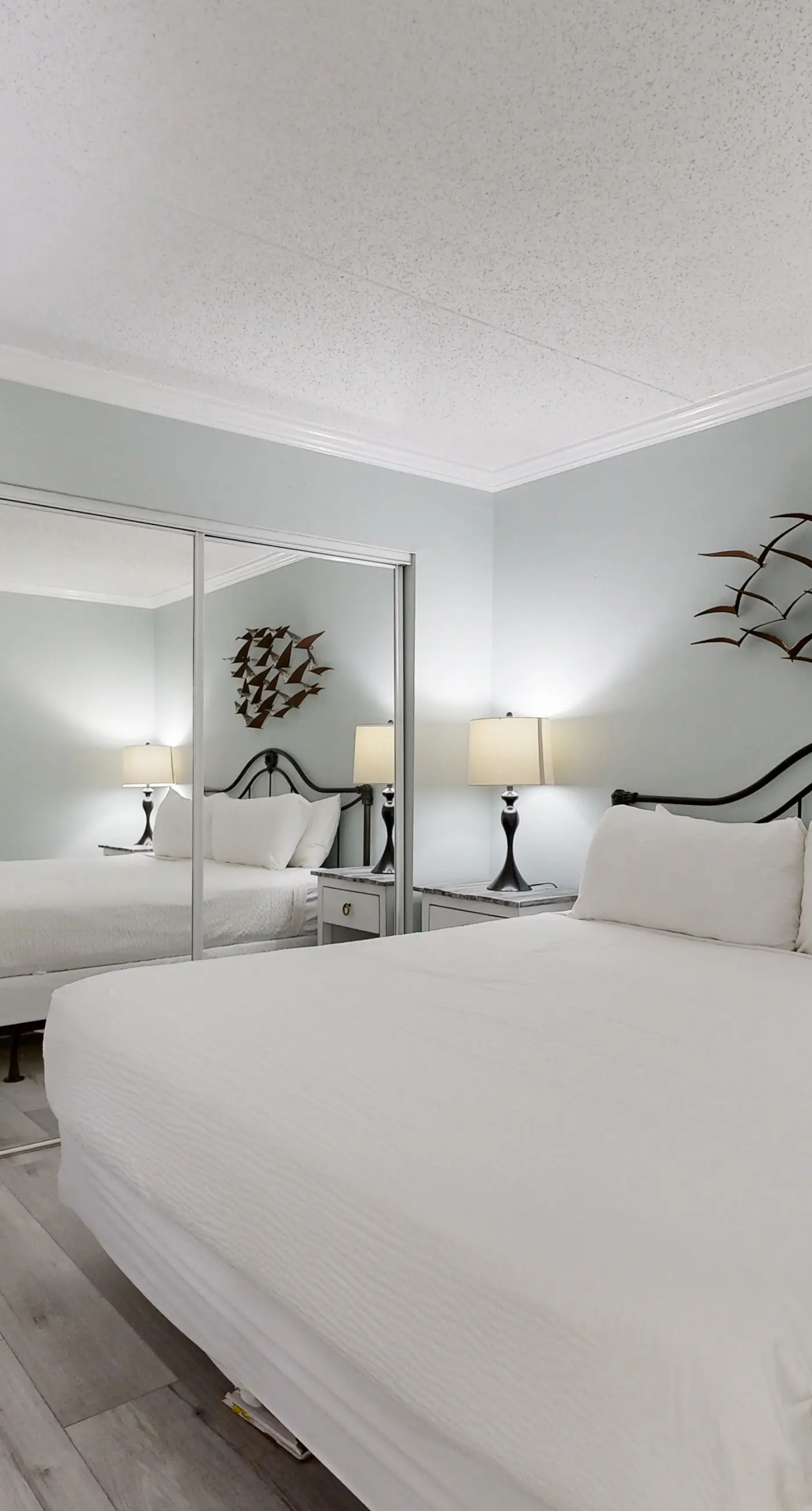 Sunlit Gulf-front condo with gorgeous water views, pool, balcony, & tennis court