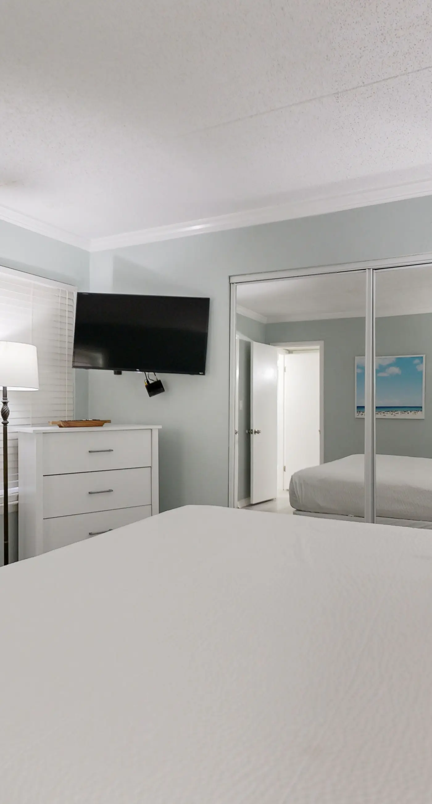 Sunlit Gulf-front condo with gorgeous water views, pool, balcony, & tennis court