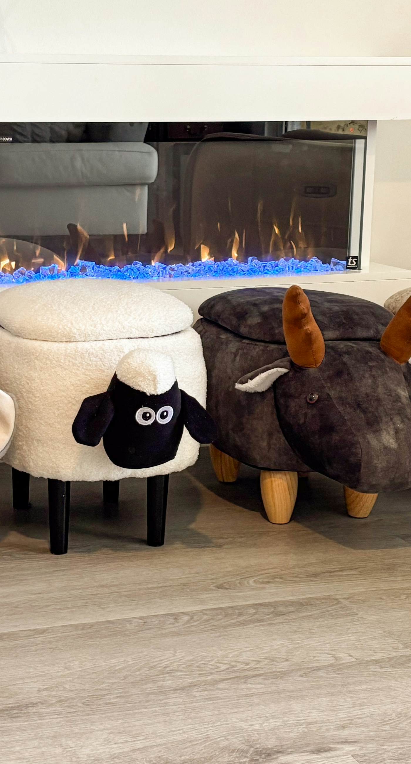 Pelican Isle 102 - Beachfront Condo, gorgeous views, shared pool and beach access