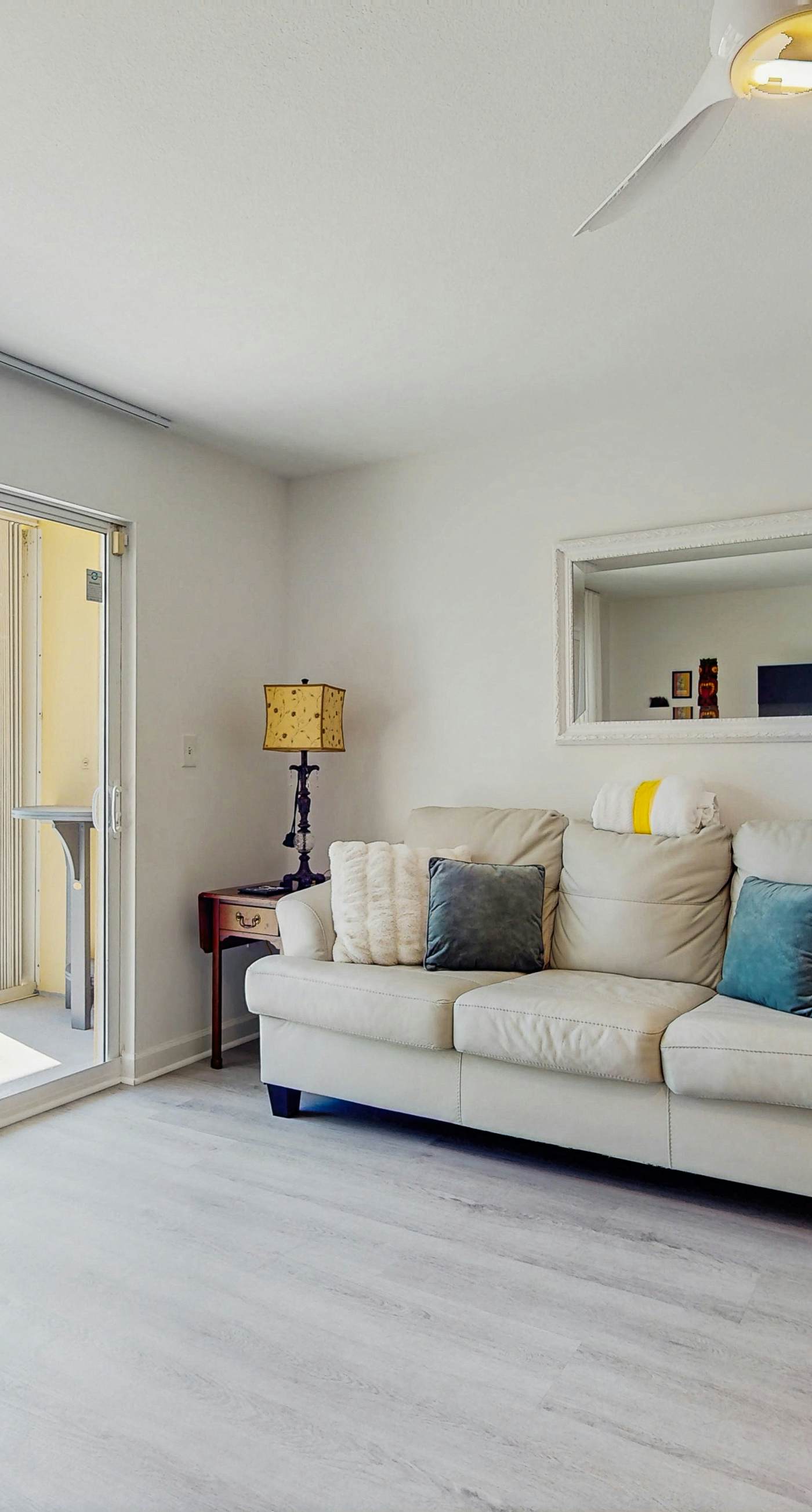 Pelican Isle 102 - Beachfront Condo, gorgeous views, shared pool and beach access