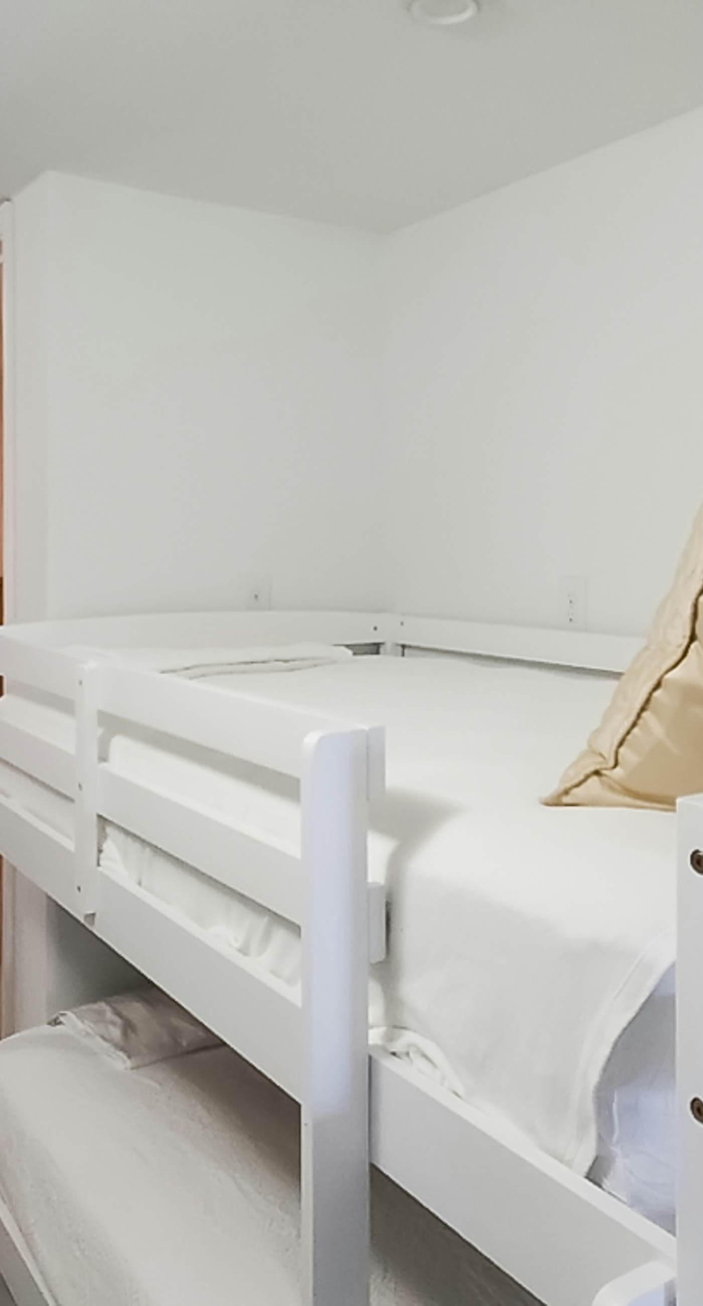 Pelican Isle 102 - Beachfront Condo, gorgeous views, shared pool and beach access