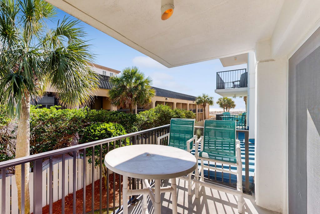 Sea Oats 208 - Gulf-front condo with WiFi & a washer/dryer plus pool, hot tub, & fitness room