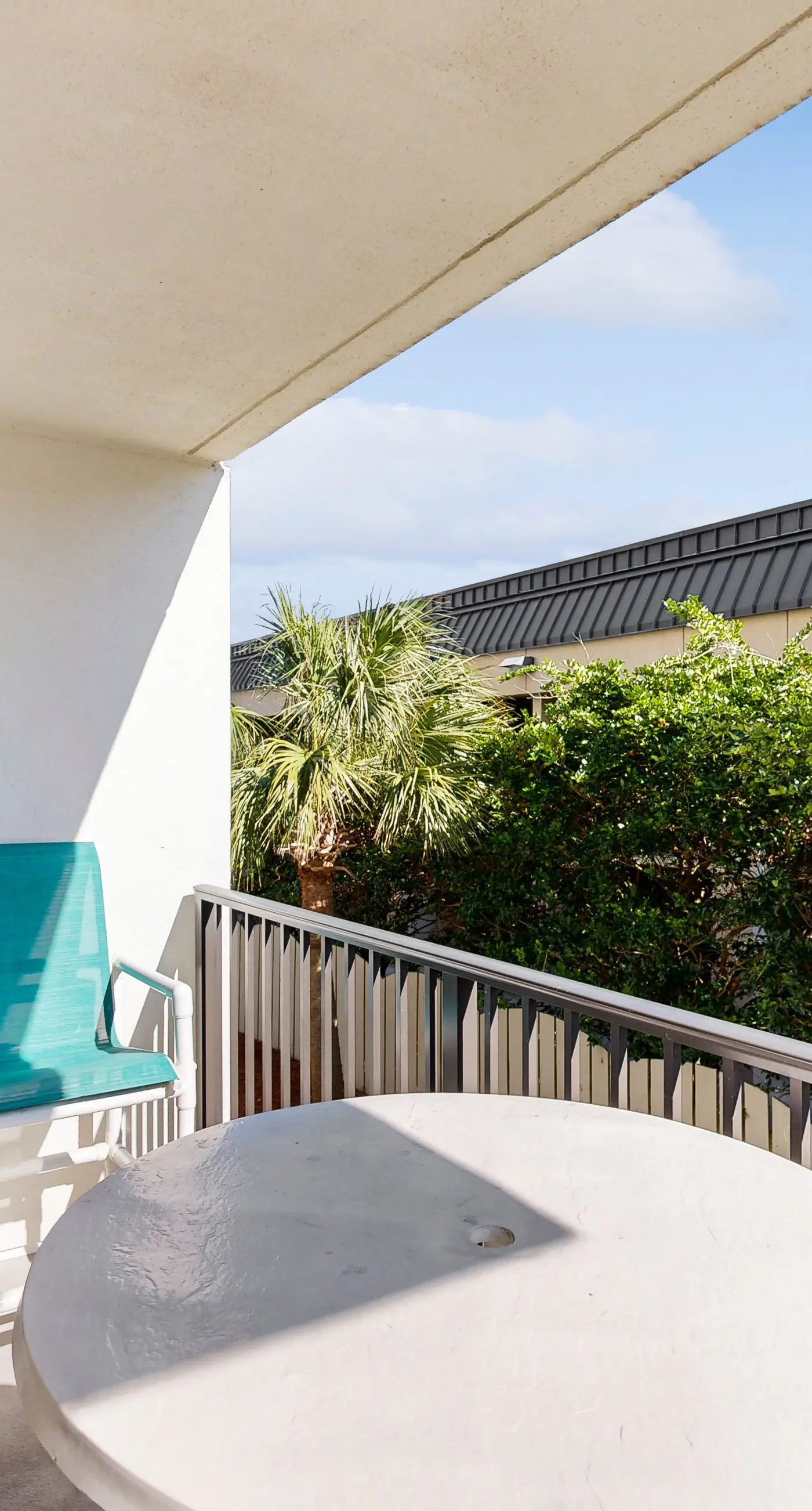 Sea Oats 208 - Gulf-front condo with WiFi & a washer/dryer plus pool, hot tub, & fitness room