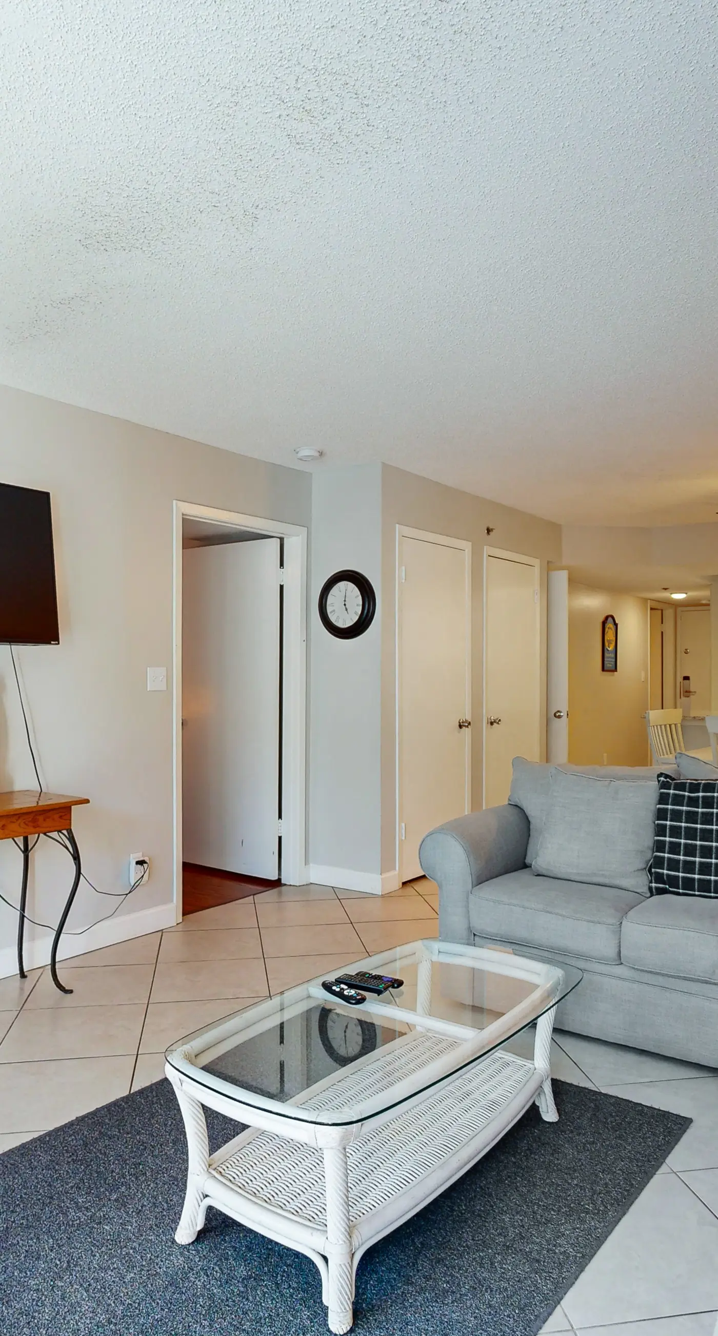 Sea Oats 208 - Gulf-front condo with WiFi & a washer/dryer plus pool, hot tub, & fitness room