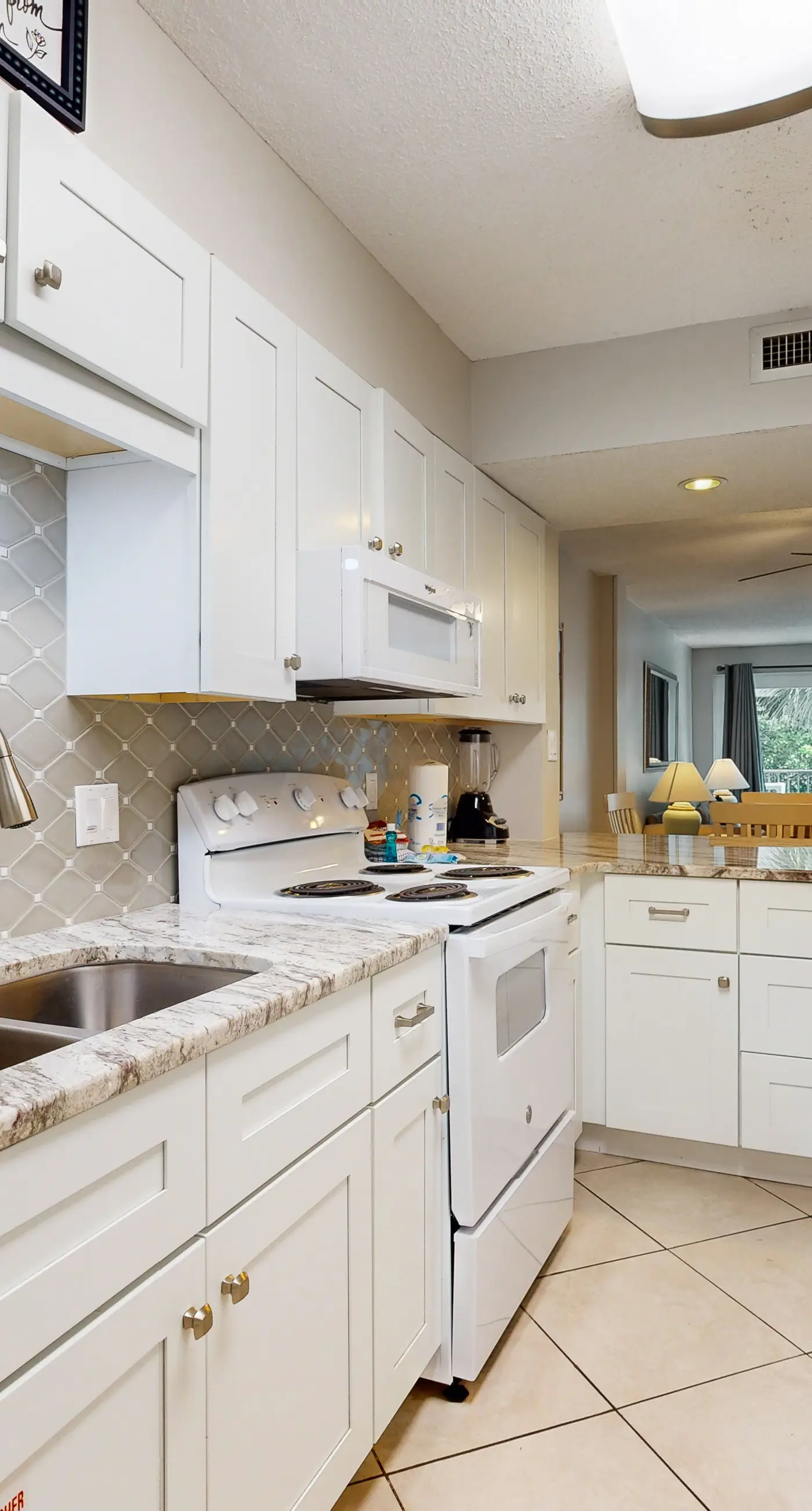 Sea Oats 208 - Gulf-front condo with WiFi & a washer/dryer plus pool, hot tub, & fitness room