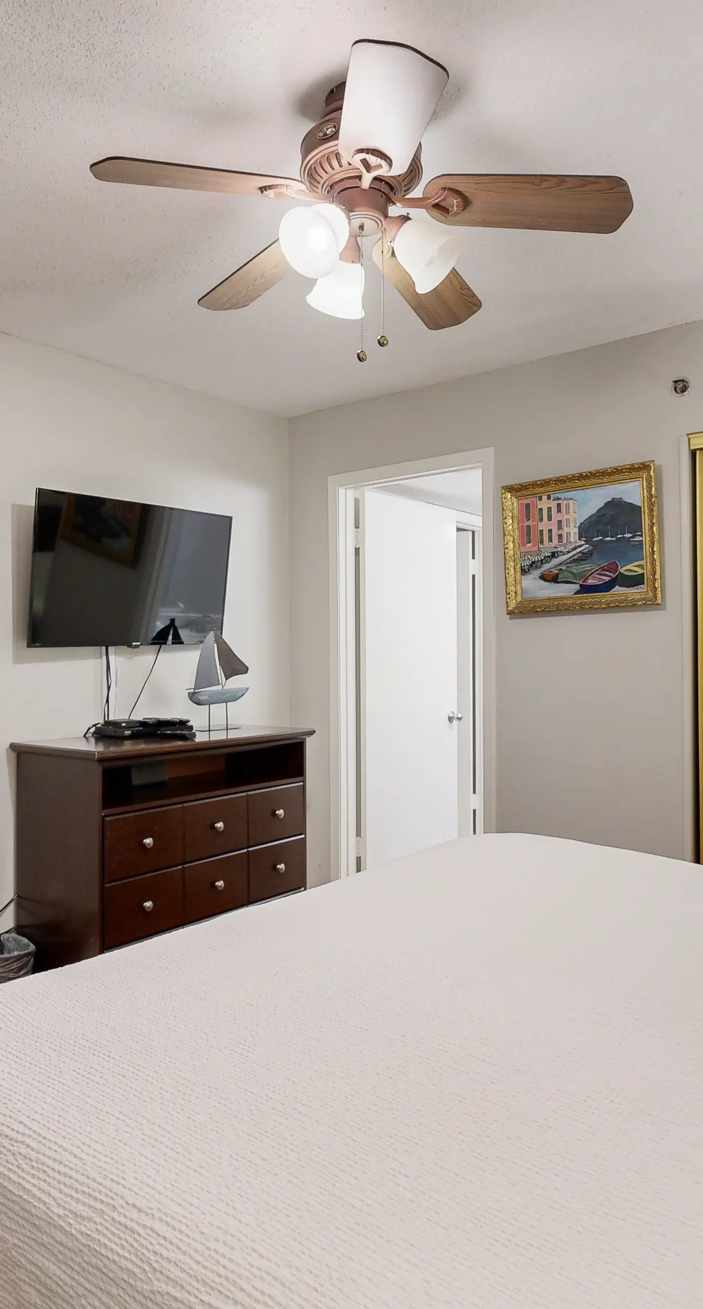 Sea Oats 208 - Gulf-front condo with WiFi & a washer/dryer plus pool, hot tub, & fitness room