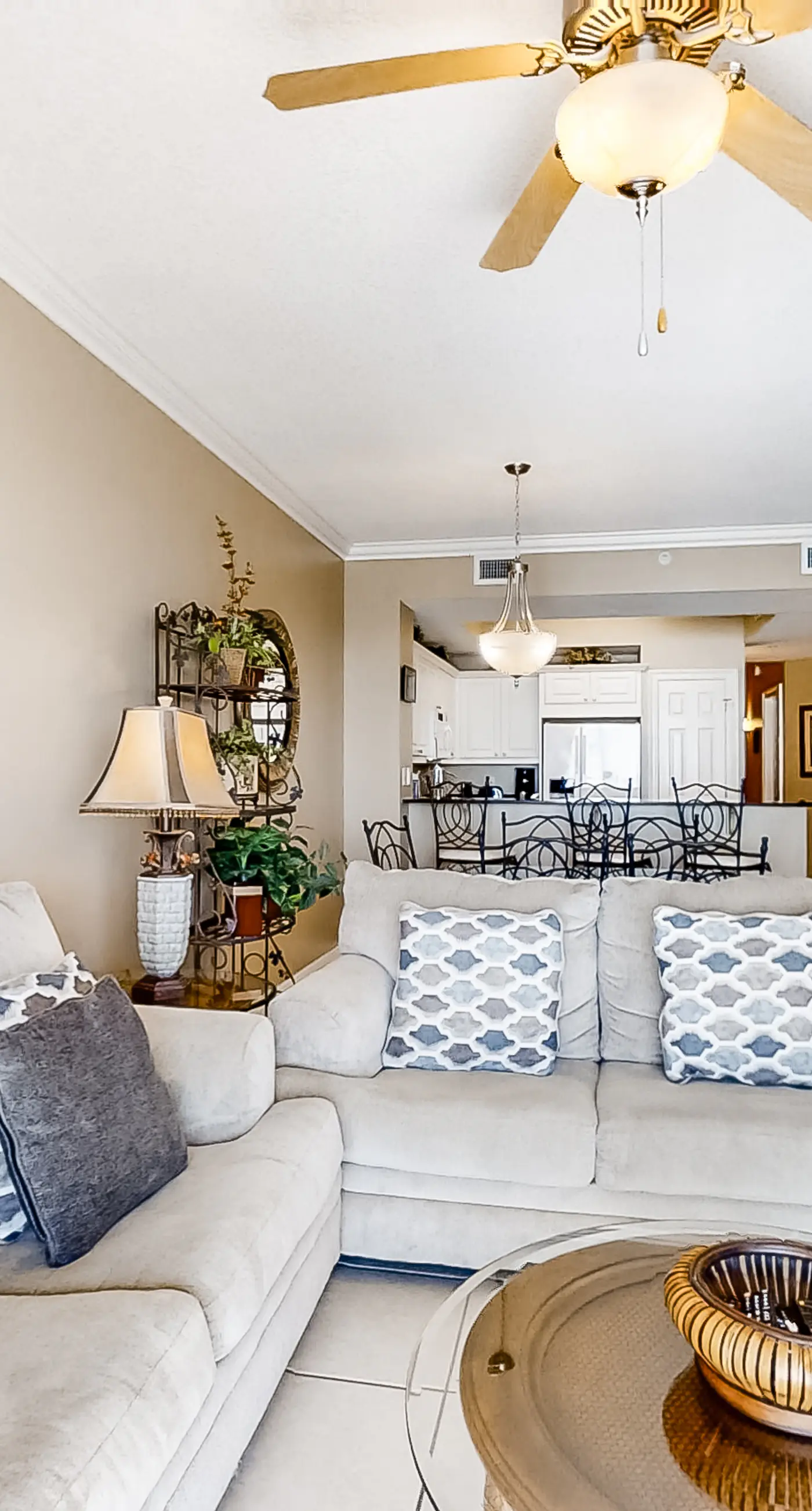 Sixth floor Summer Place condo w/ beach access, shared pool, and more