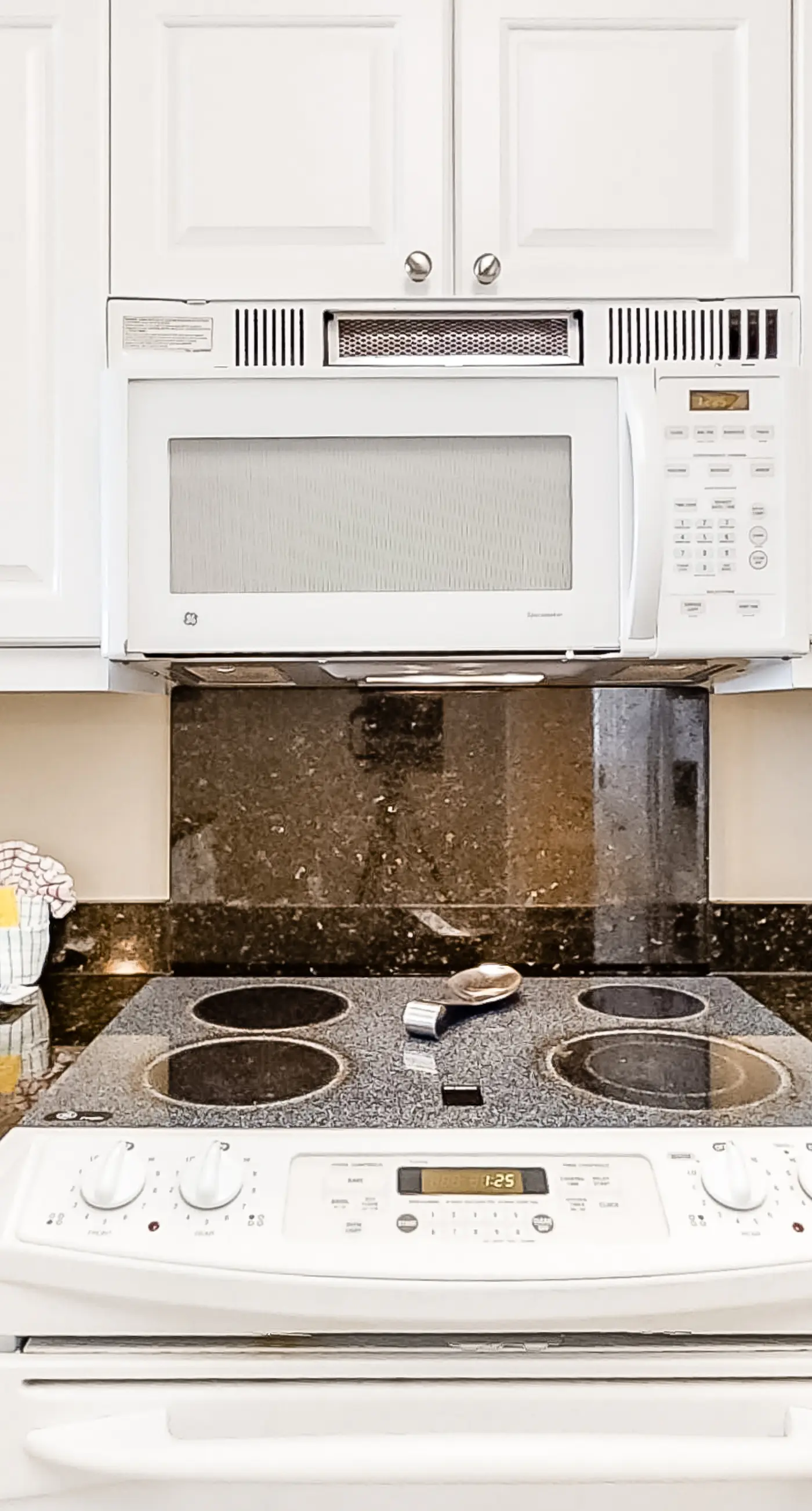 Sixth floor Summer Place condo w/ beach access, shared pool, and more