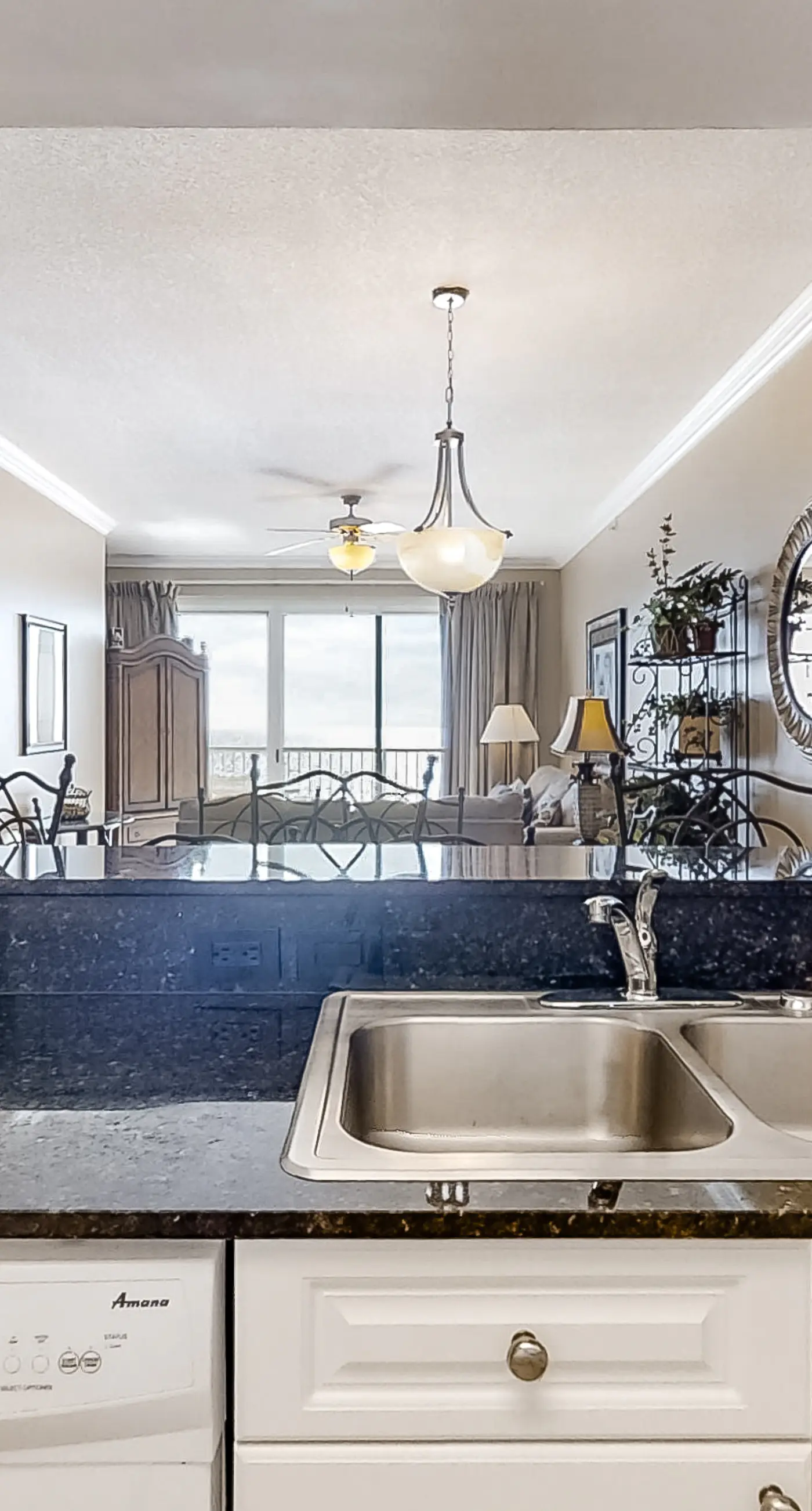 Sixth floor Summer Place condo w/ beach access, shared pool, and more