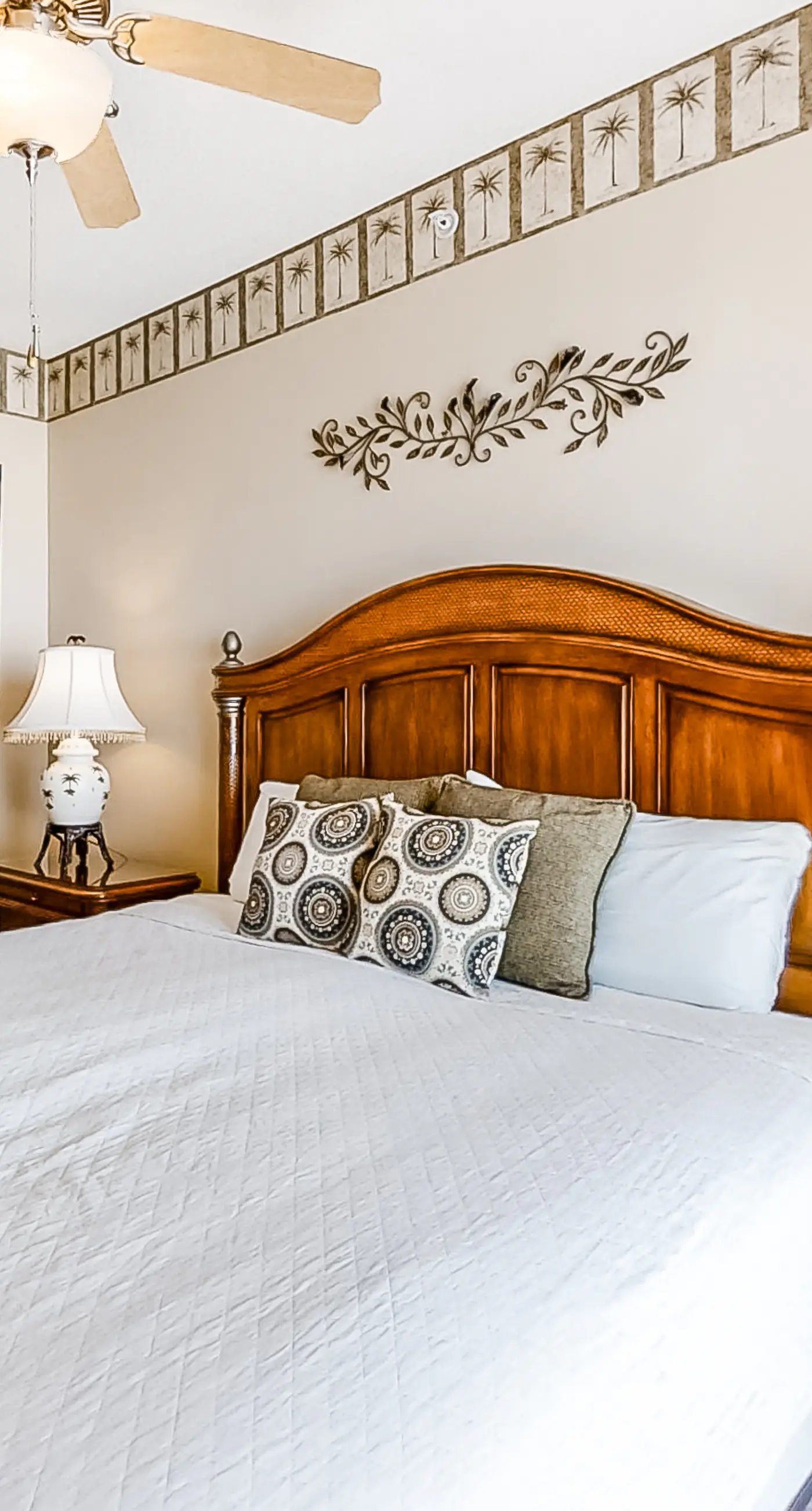 Sixth floor Summer Place condo w/ beach access, shared pool, and more