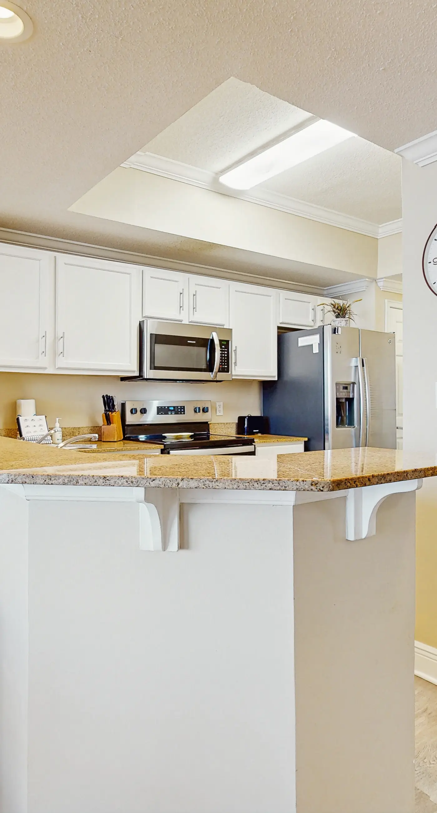 Picturesque Gulf-Front Condo Steps To Beach Gulfside Pool & Exercise Room